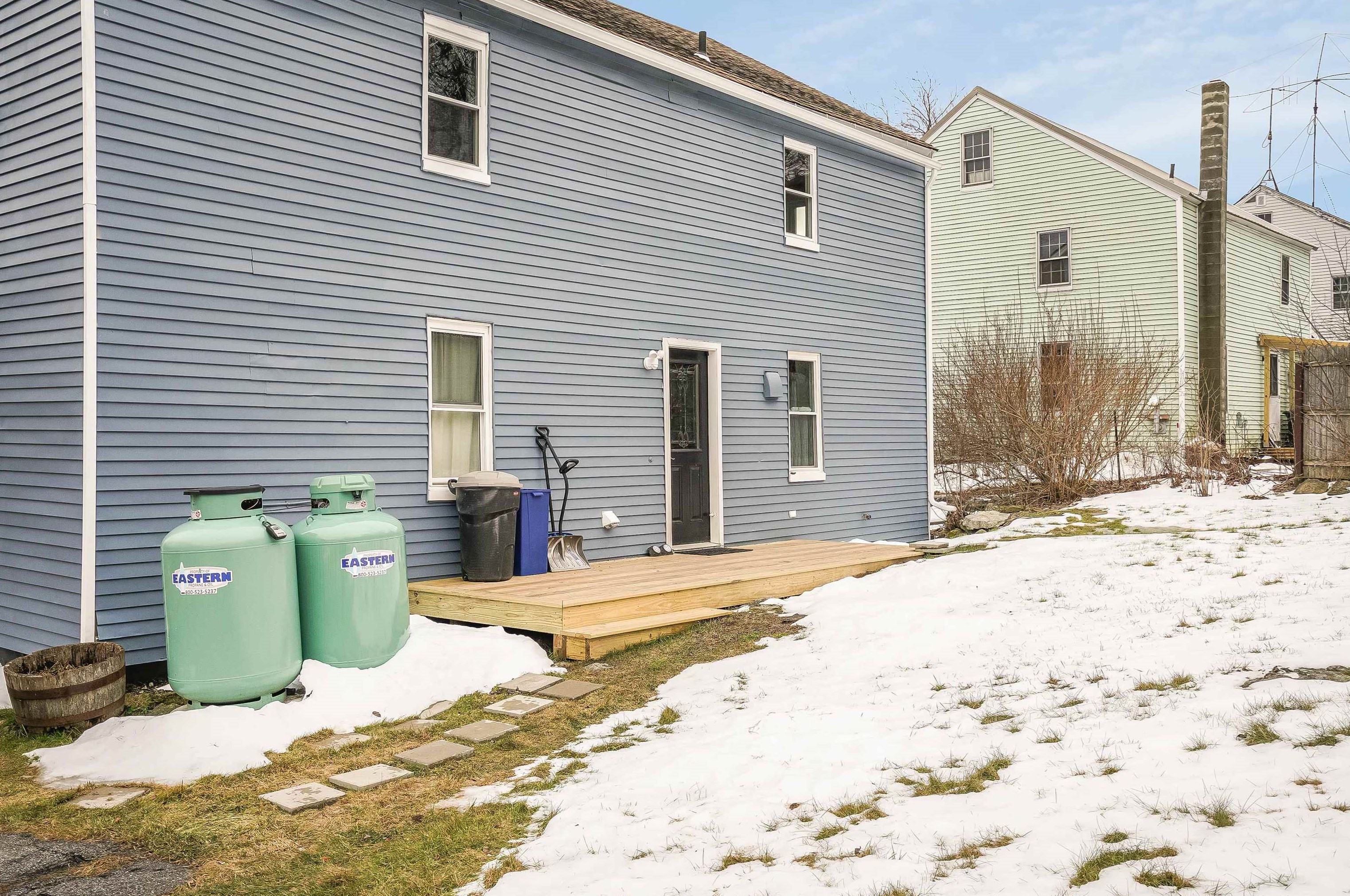 7 Concord Hill Rd, Pittsfield NH  03263-3705 exterior