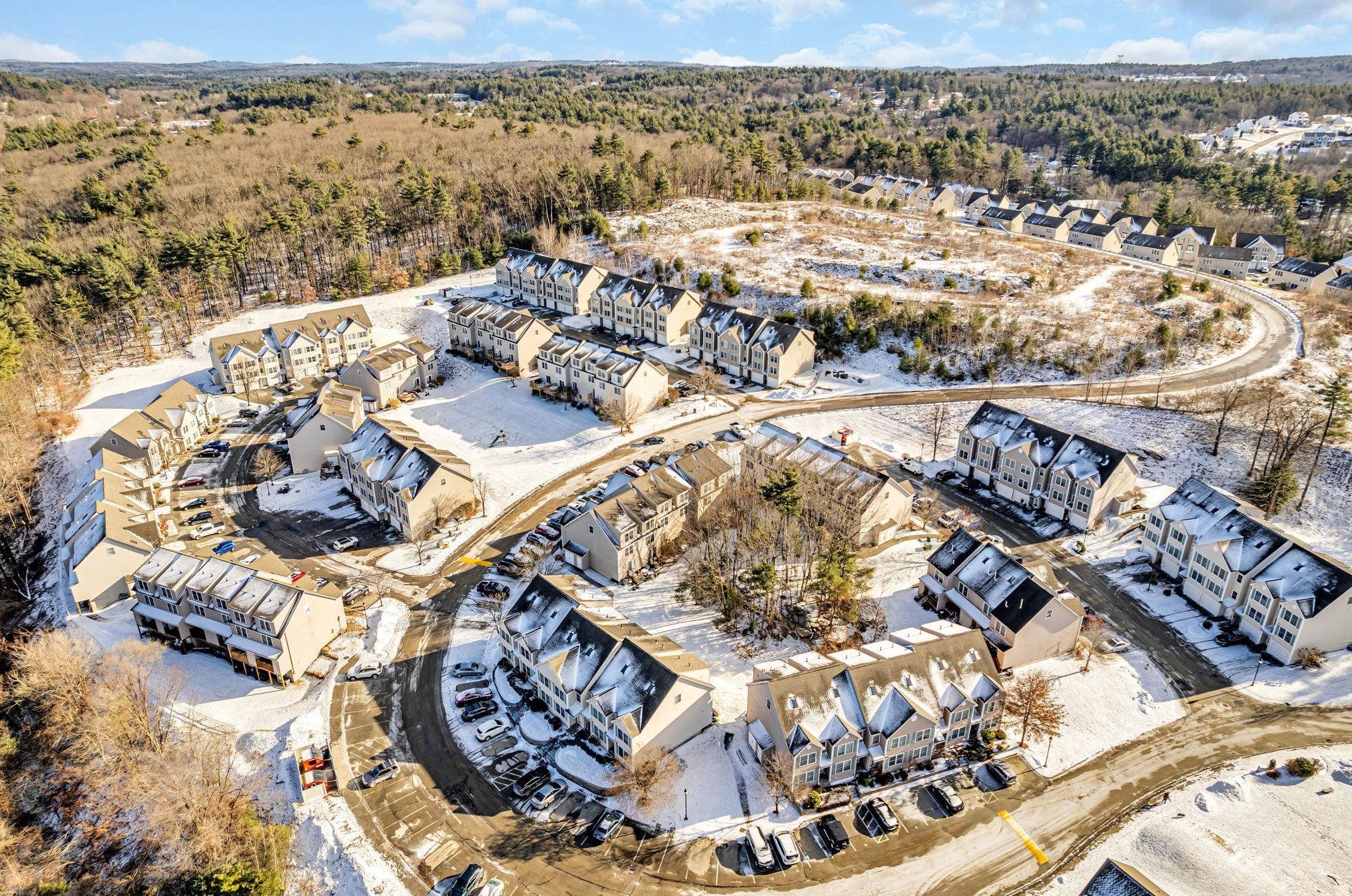 37 Shadowbrook Dr, Hudson NH  03051-3974 exterior