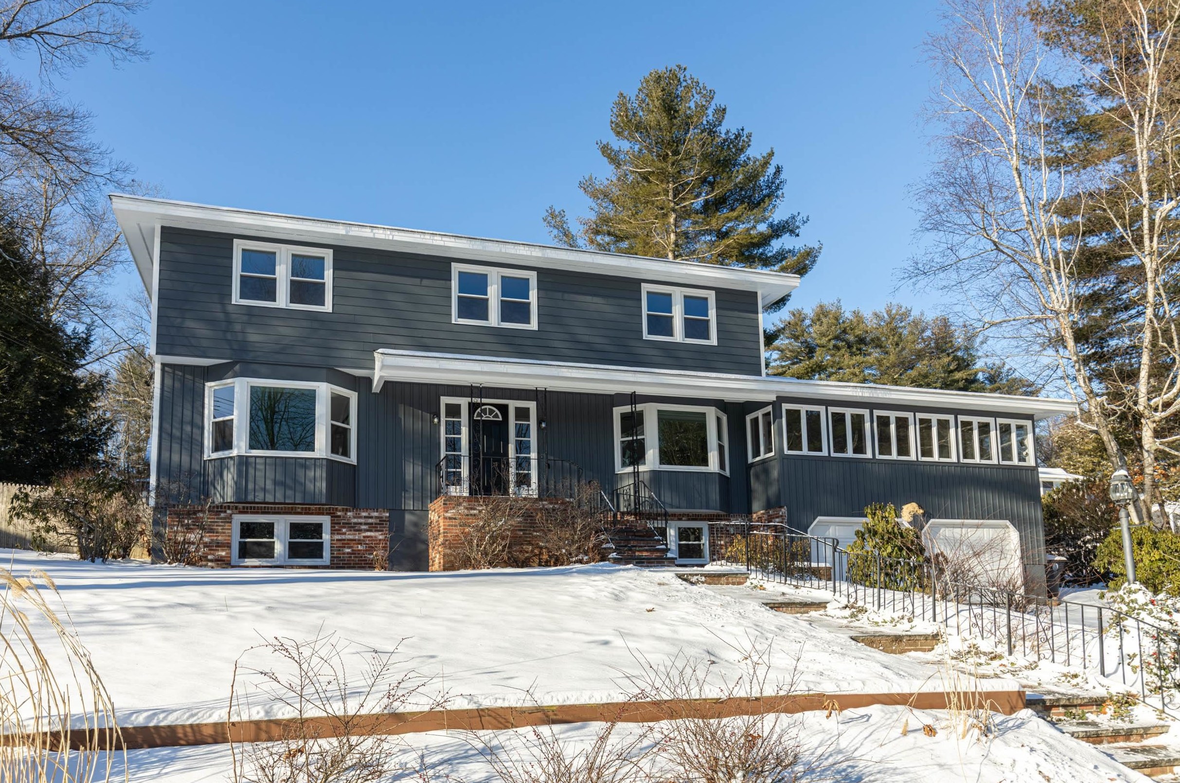 10 Eastbrook Dr, Nashua, NH 03060-5301