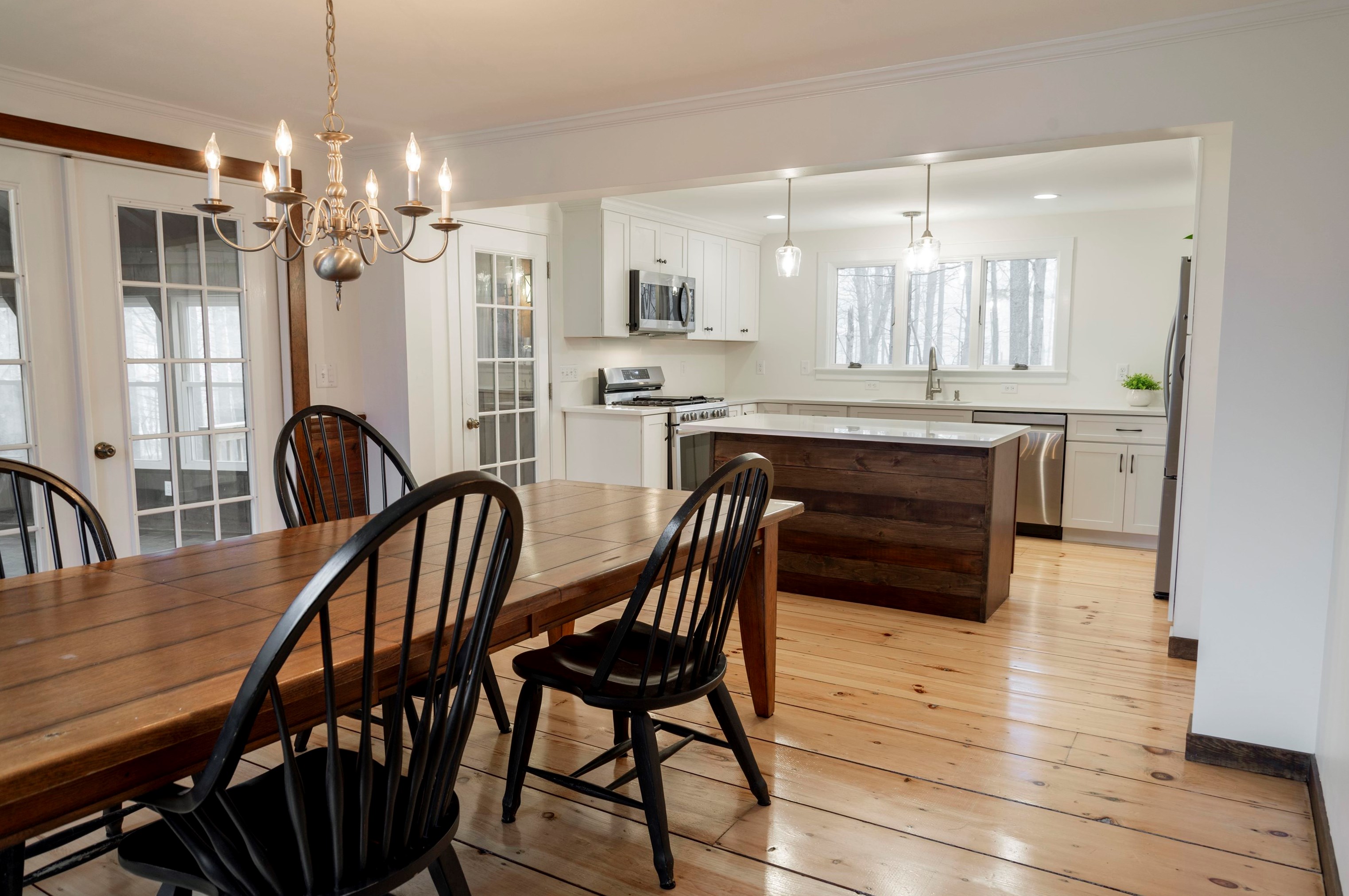 52 Pollard Rd, Plaistow, NH 03865