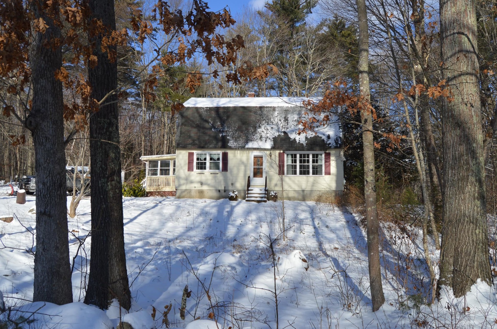 27 Langford Rd, Raymond, NH 03077