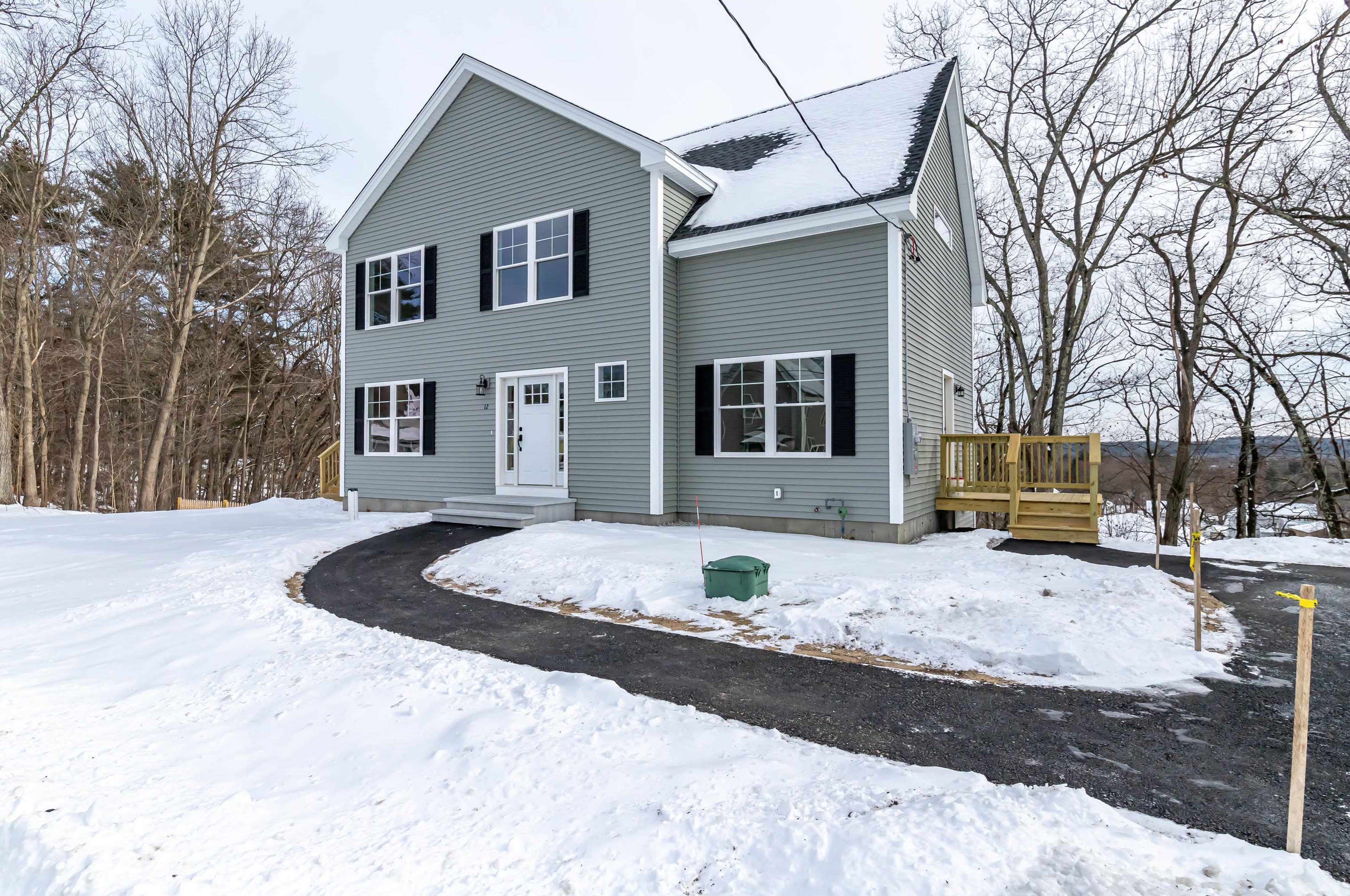 12 Hadley Rd, Merrimack, NH 03054-3651