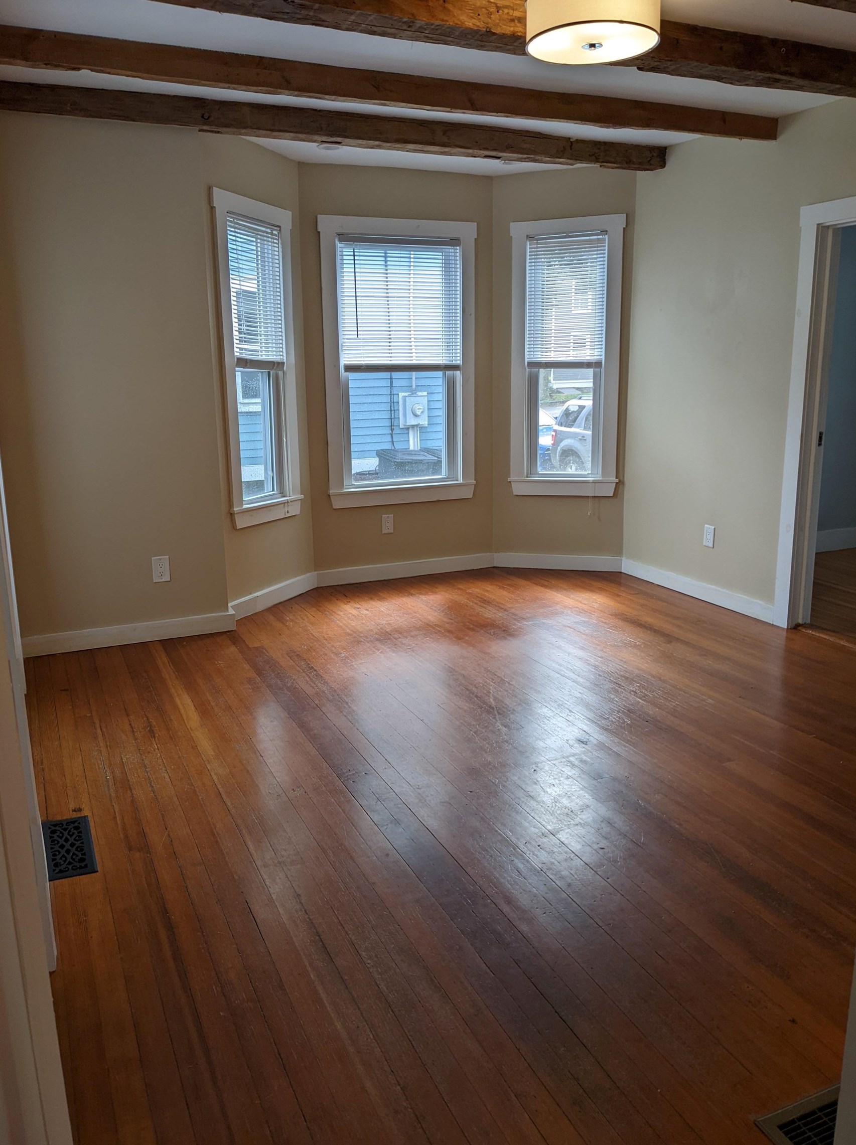 246 Austin St, Portsmouth, NH 03801