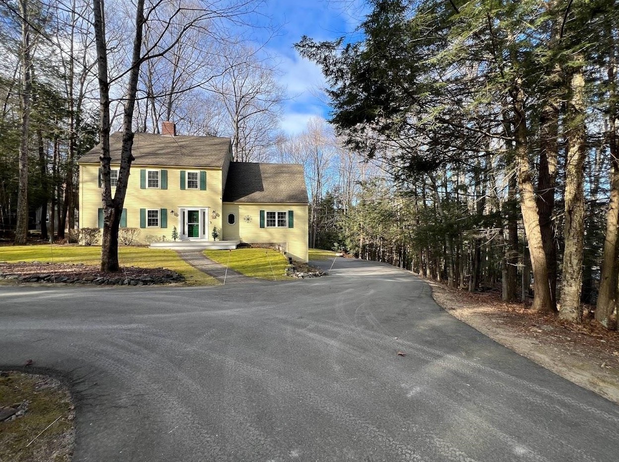 37 Winter Rd, Weare, NH 03281