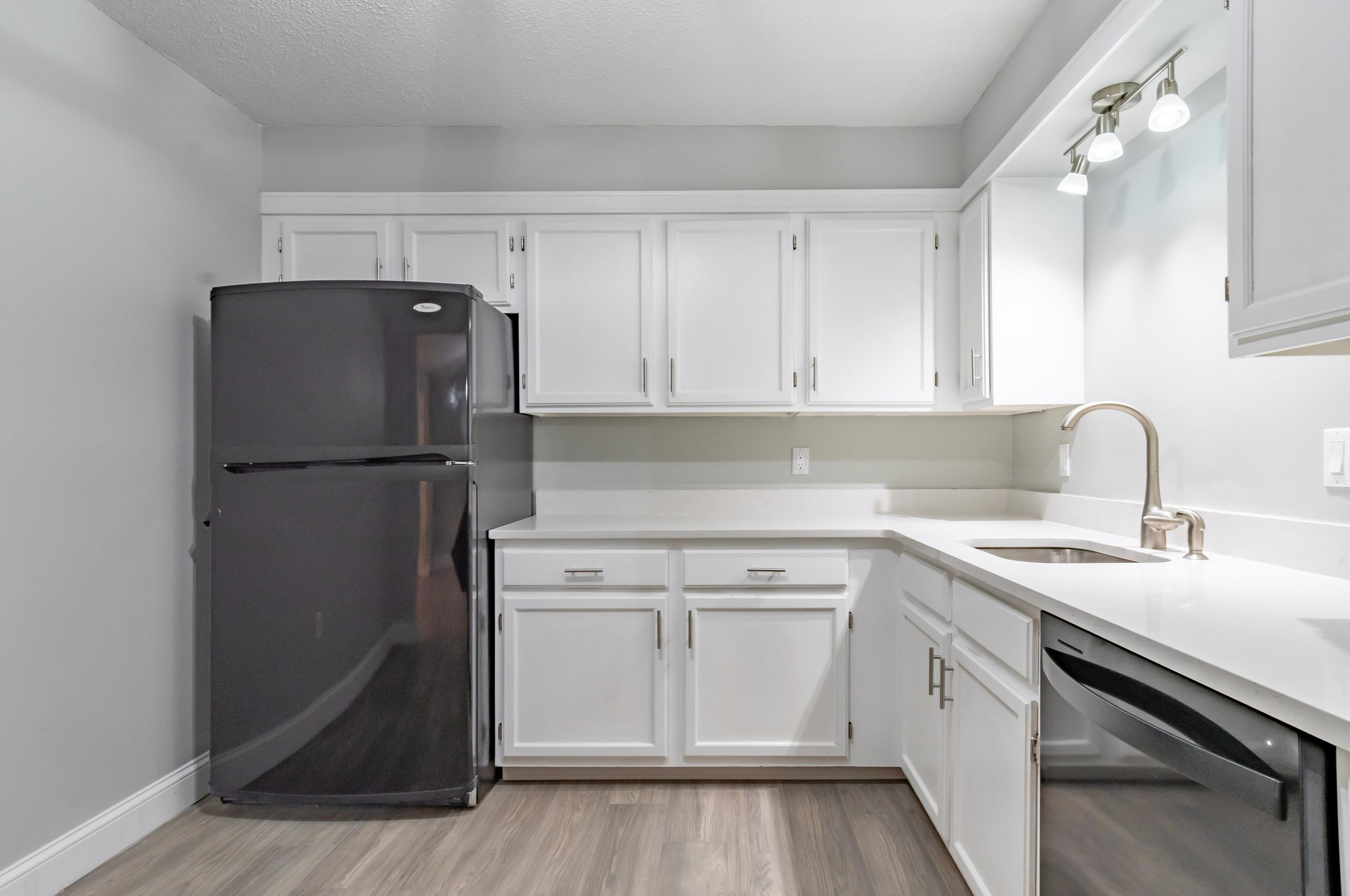 5 Autumn Leaf Dr #8, Nashua, NH 03060