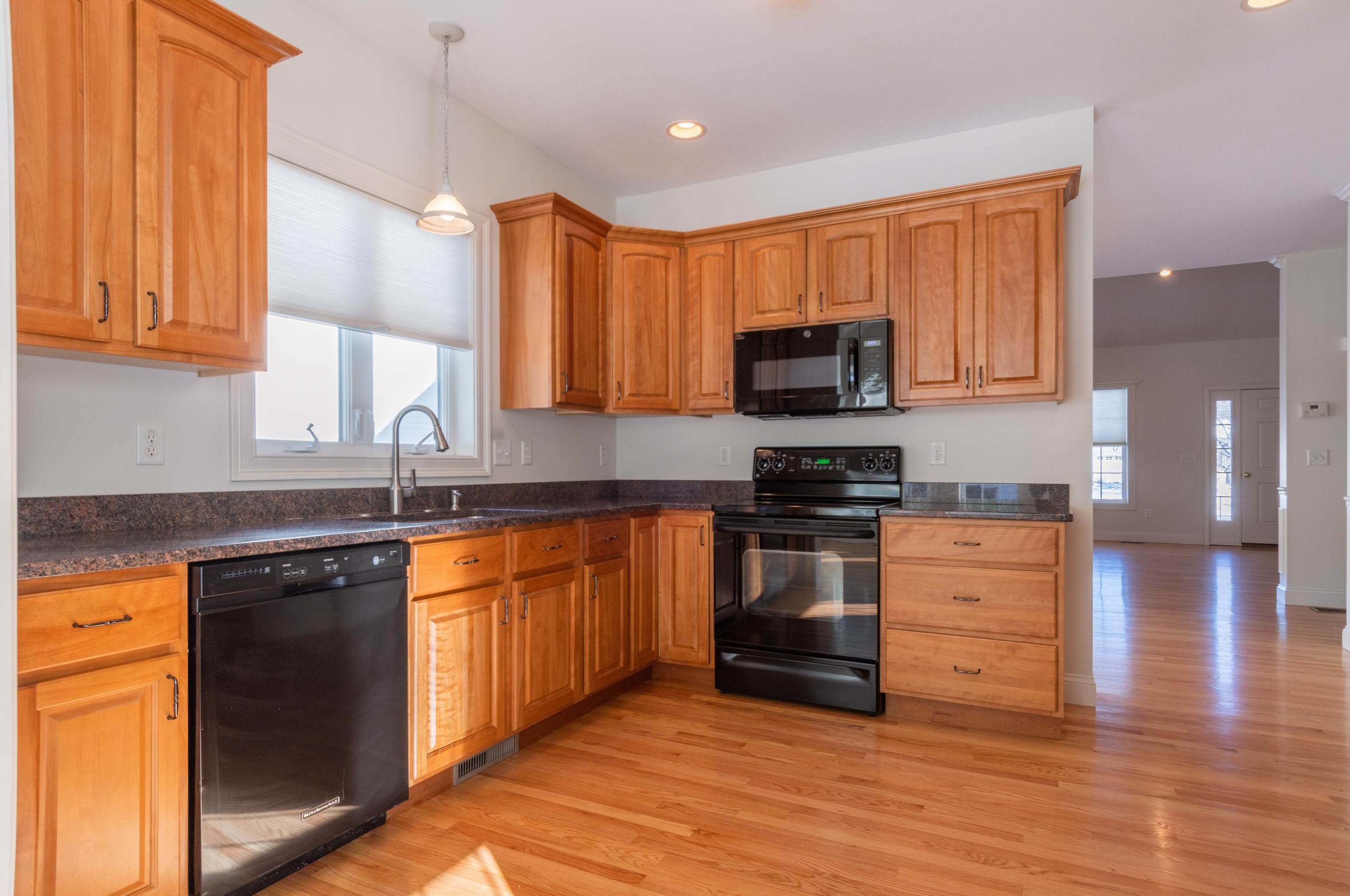 8 Underwood Ln, Merrimack, NH 03054-3496