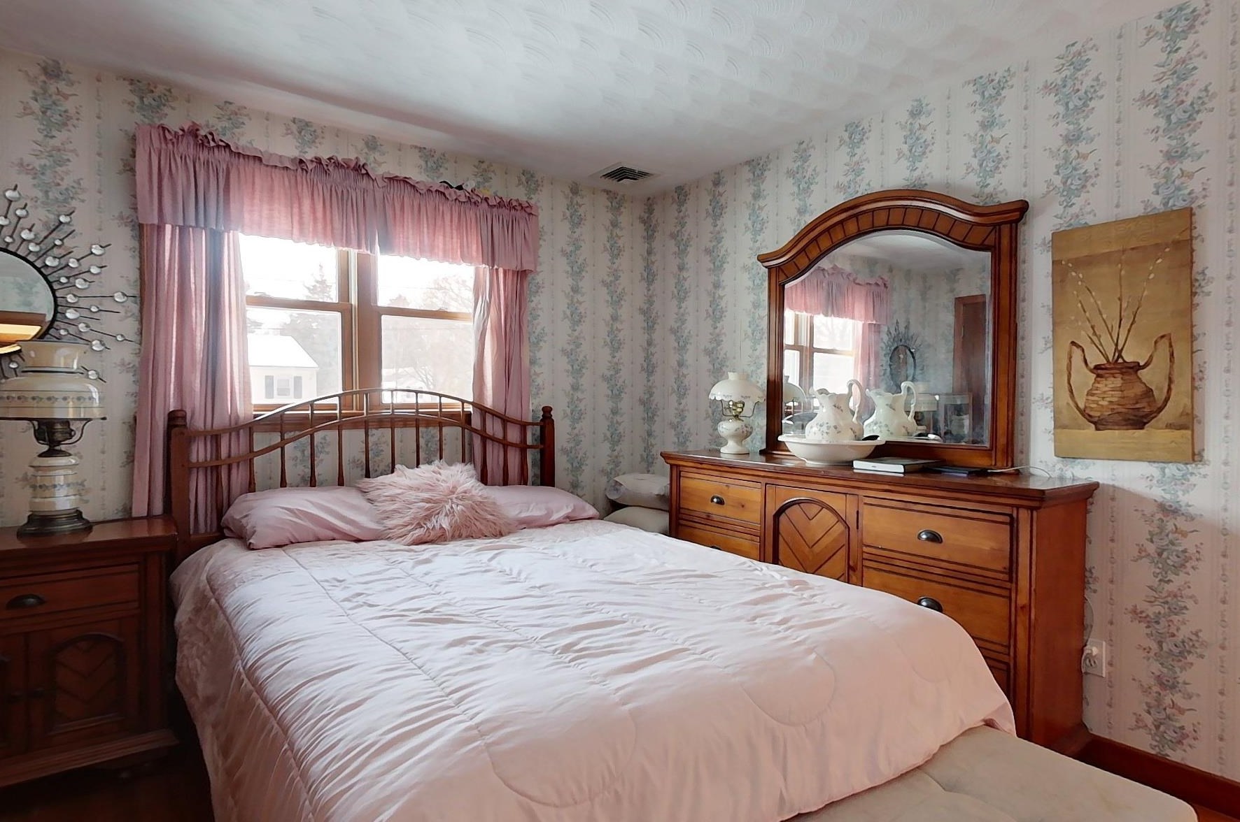 5 Joyce Heard Ave, Salem NH  03079-4221 exterior