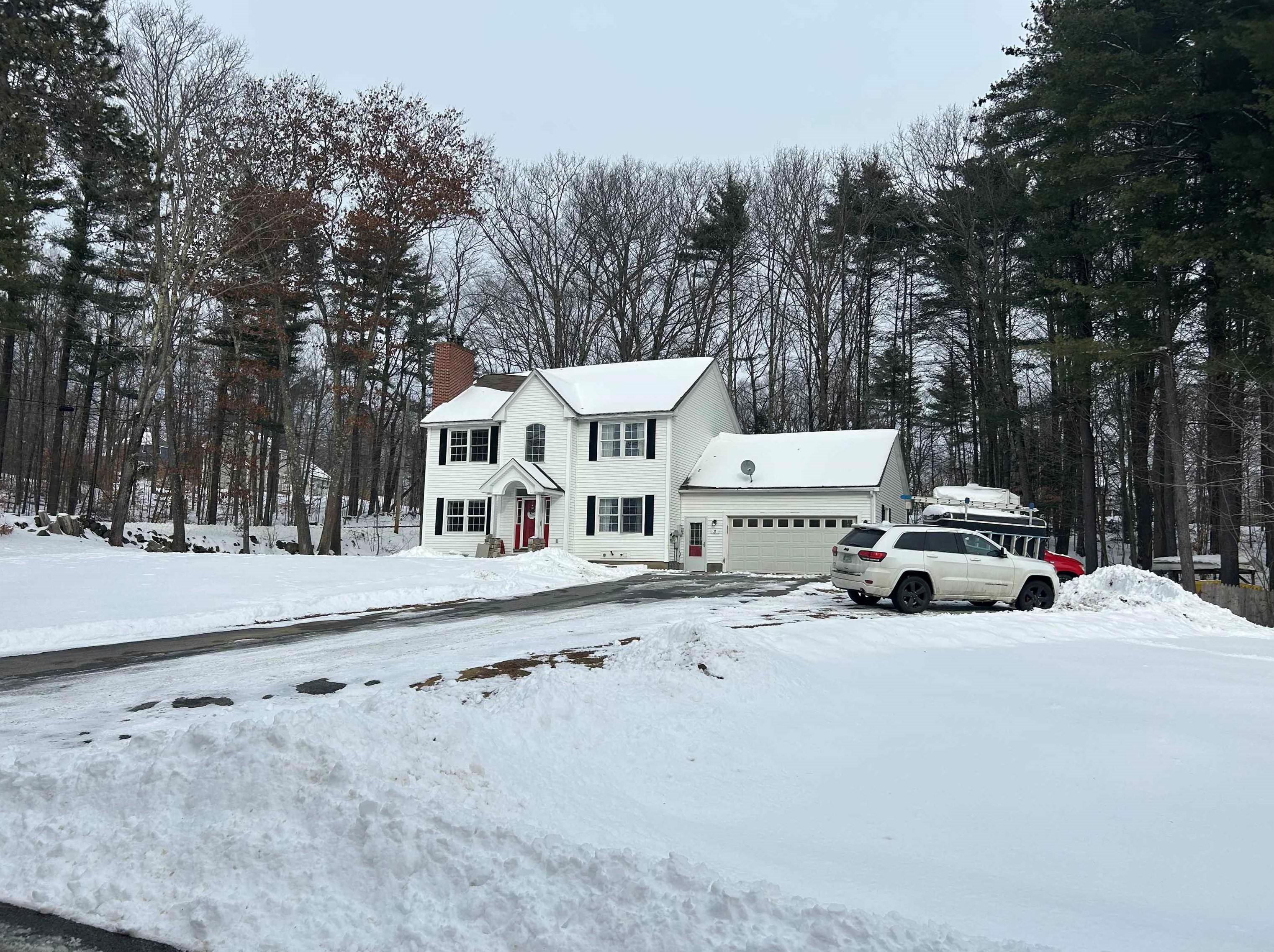 3 Boulder Dr, Belmont, NH 03220-3653