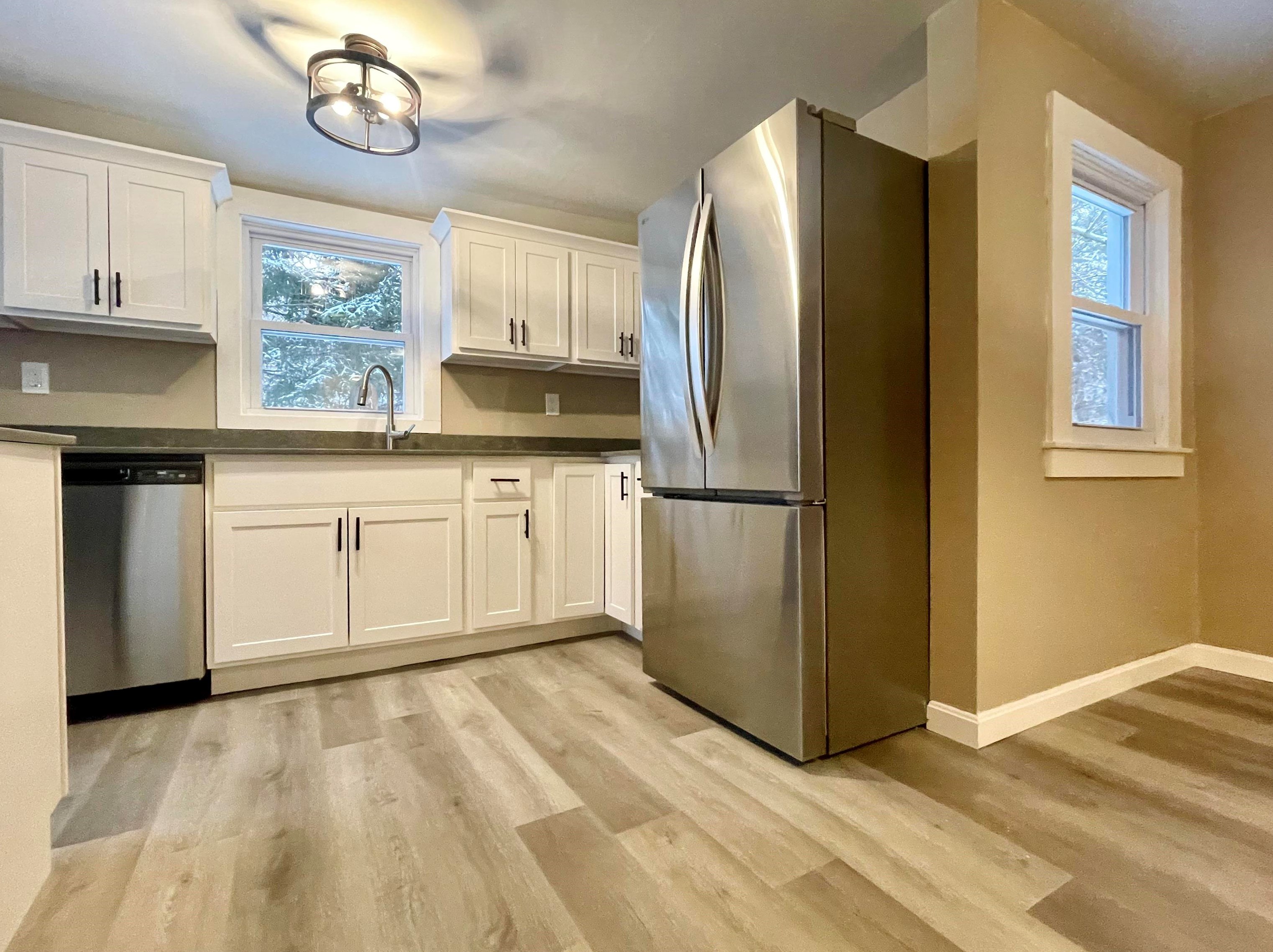 9 Roy St, Concord, NH 03301