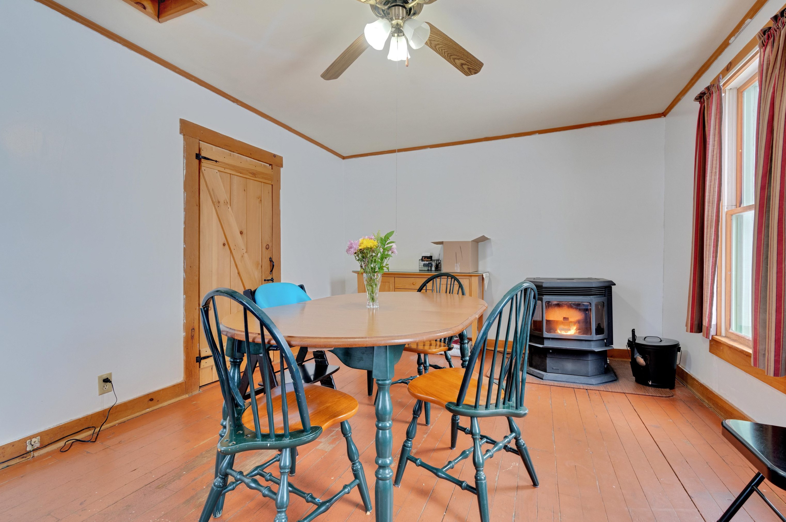 76 Main St, Ctr Ossipee NH  03814-6849 exterior