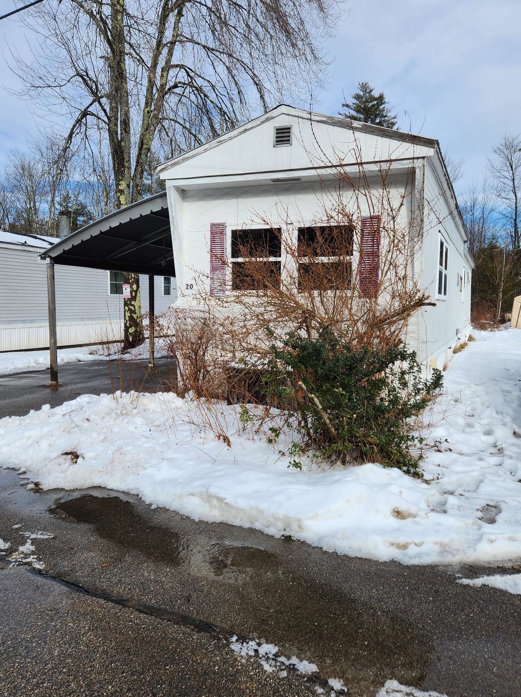20 Moose Ln, Rochester, NH 03867