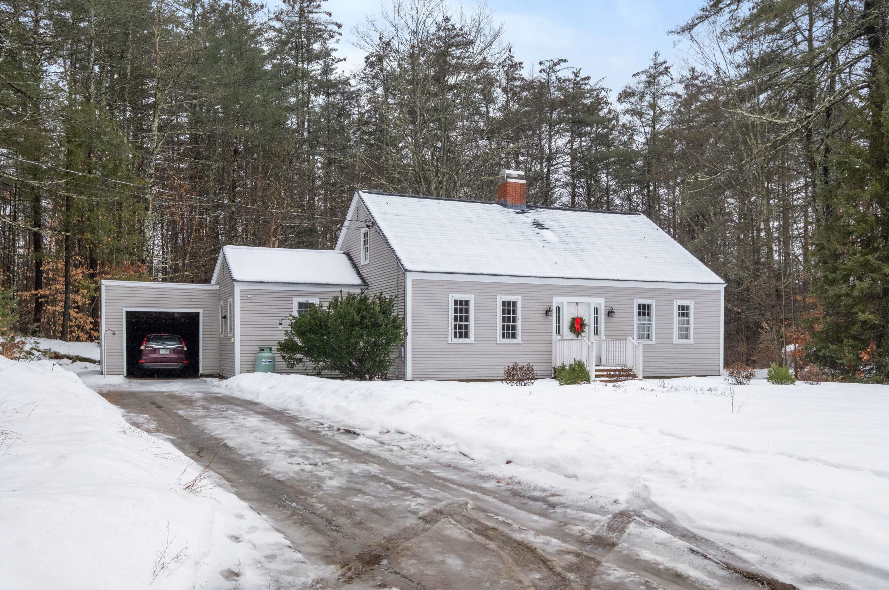 615 Main St, Contoocook NH  03229-3007 exterior