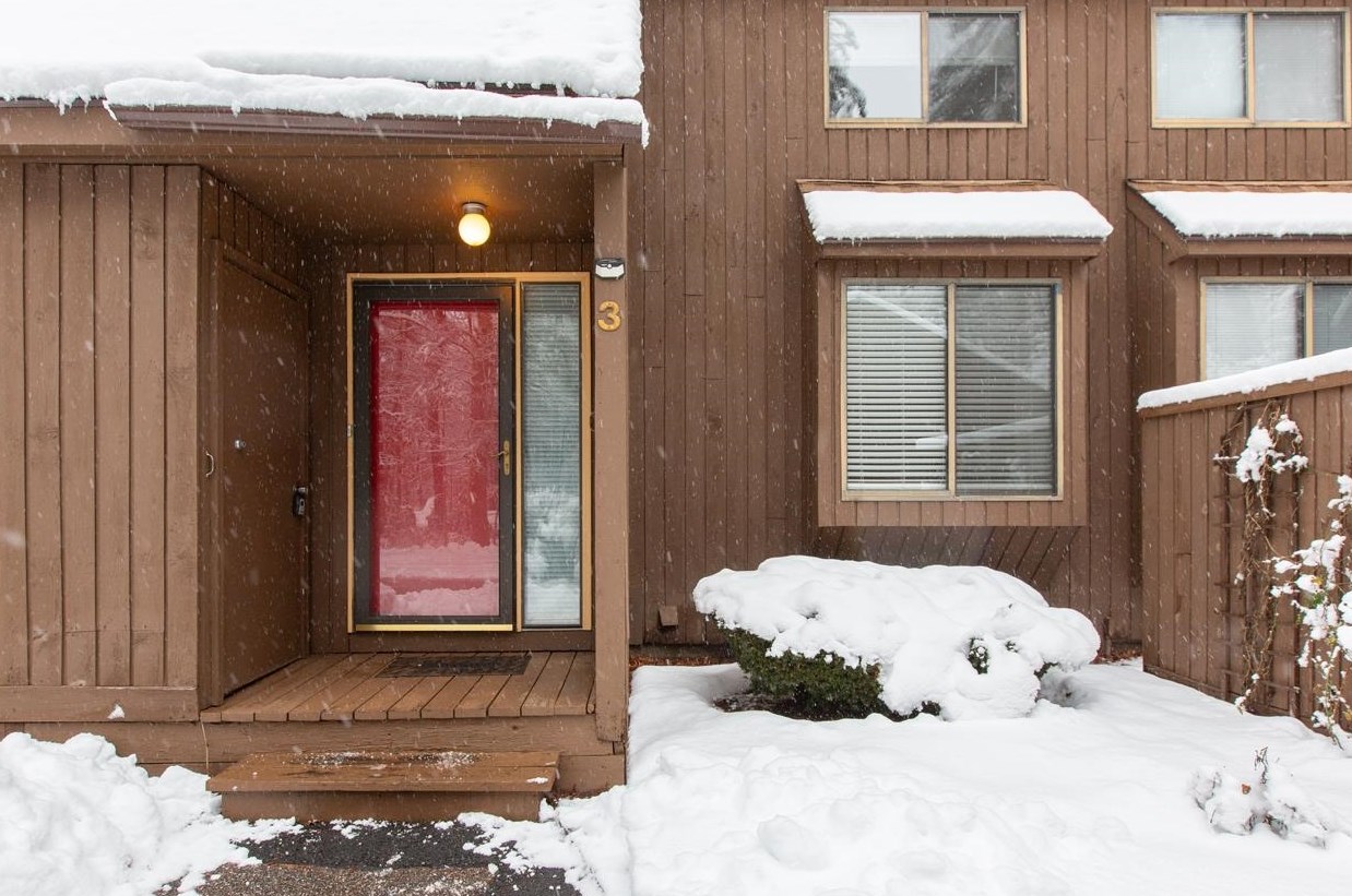 3 Victoria Dr, Merrimack, NH 03054-3115