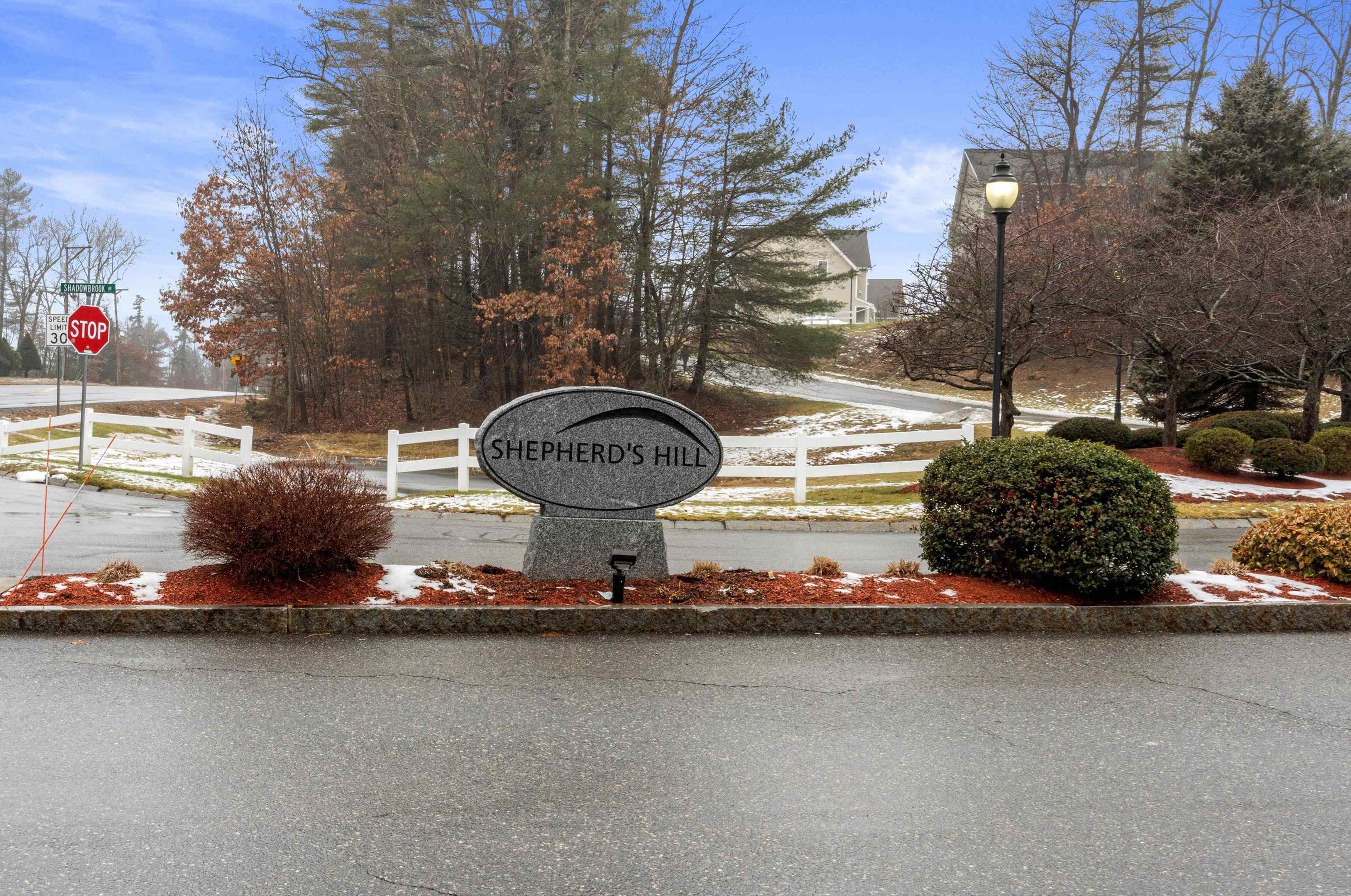 11 Intervale Ct #b, Hudson, NH 03051