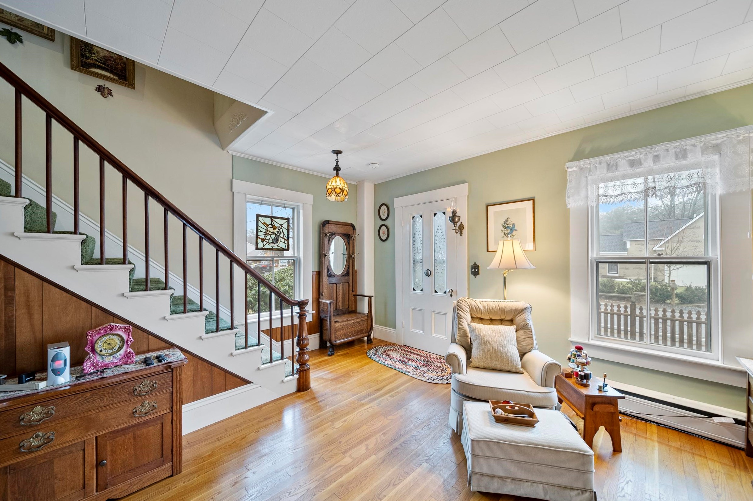 20 Lawrence Rd, Salem NH  03079-3237 exterior