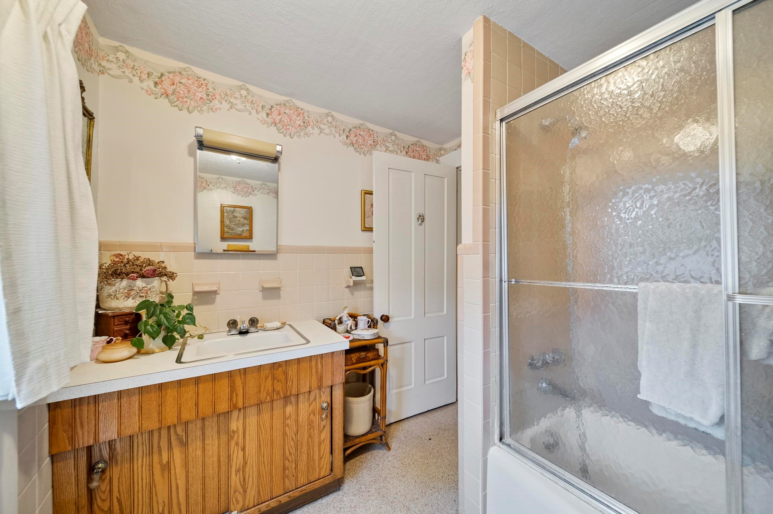 20 Lawrence Rd, Salem NH  03079-3237 exterior