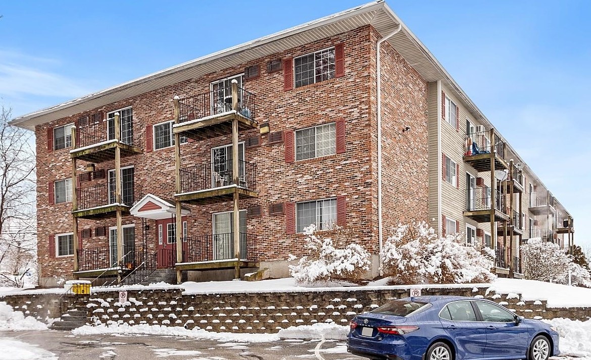 1311 Hanover St #20, Manchester, NH 03104