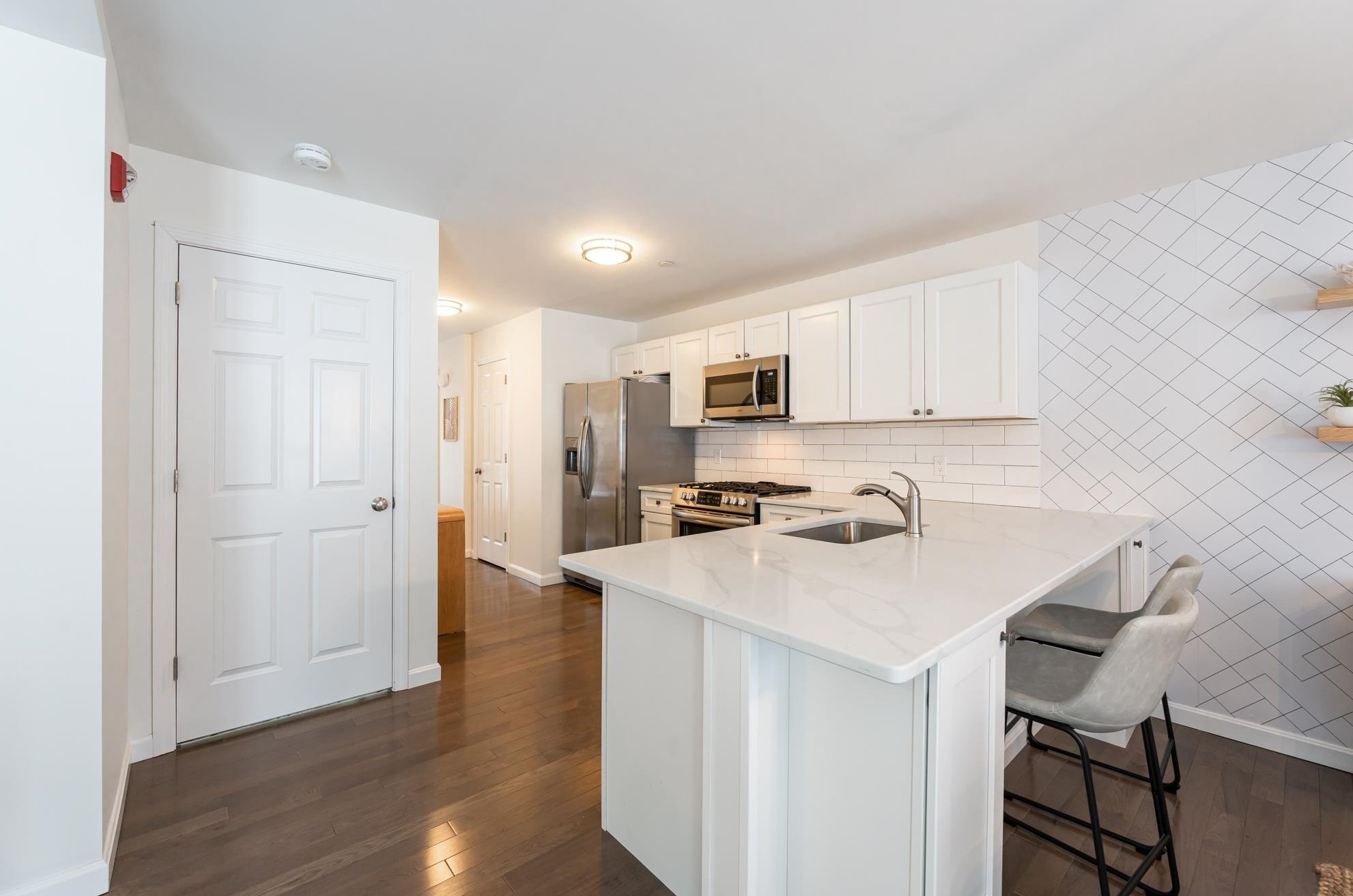 165 Knollwood Way, Manchester NH  03102 exterior