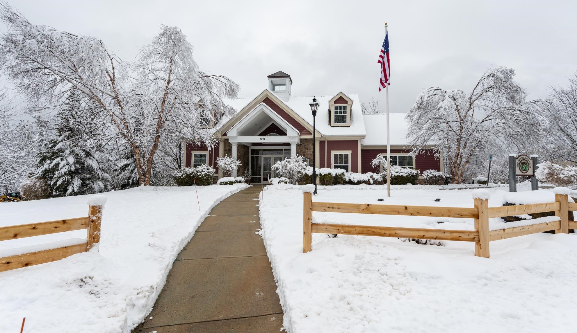 165 Knollwood Way, Manchester NH  03102 exterior