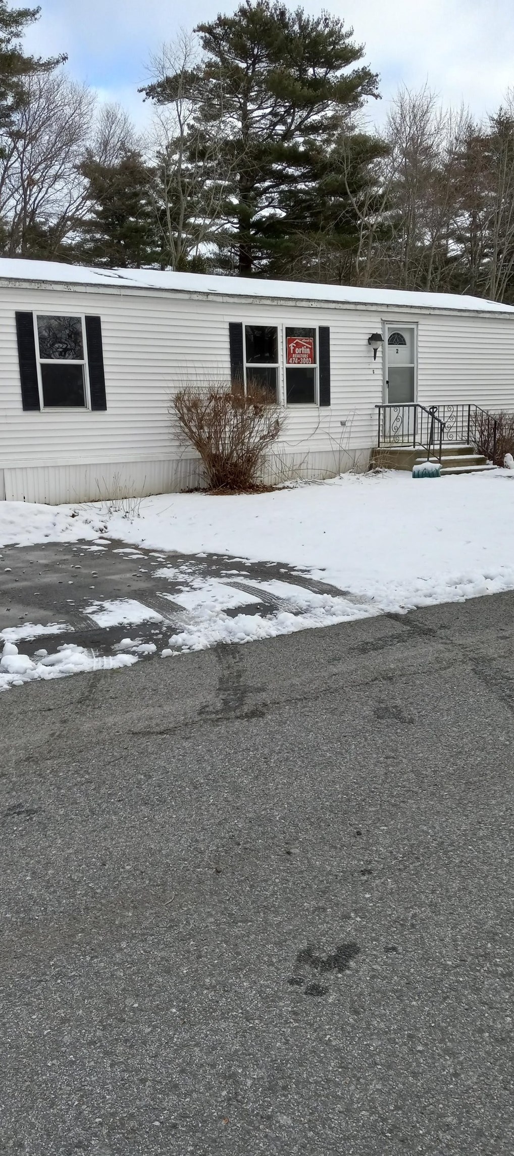 2 Oak Ct, Seabrook, NH 03874-6230