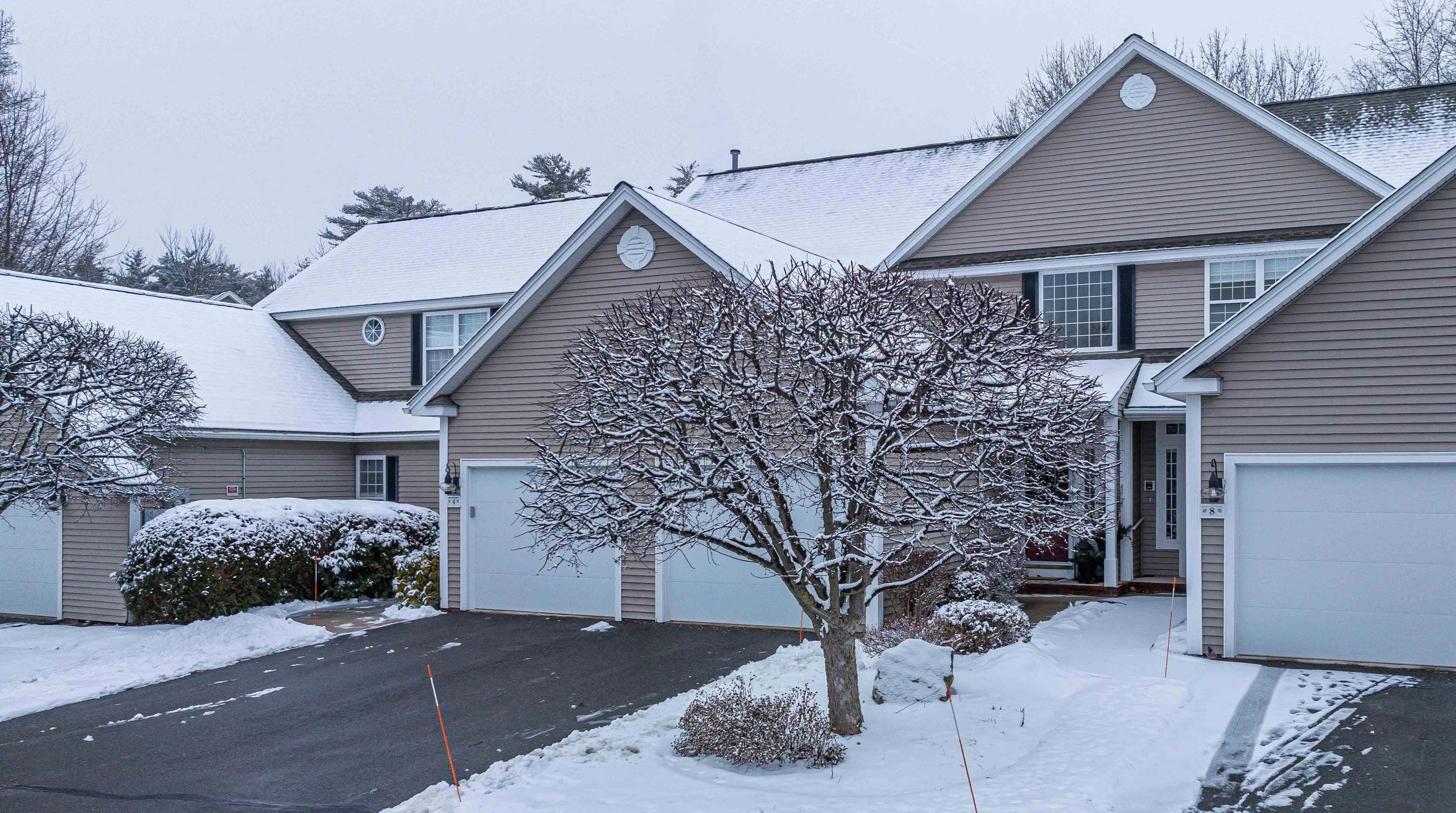 6 Rose Ln, Manchester, NH 03110