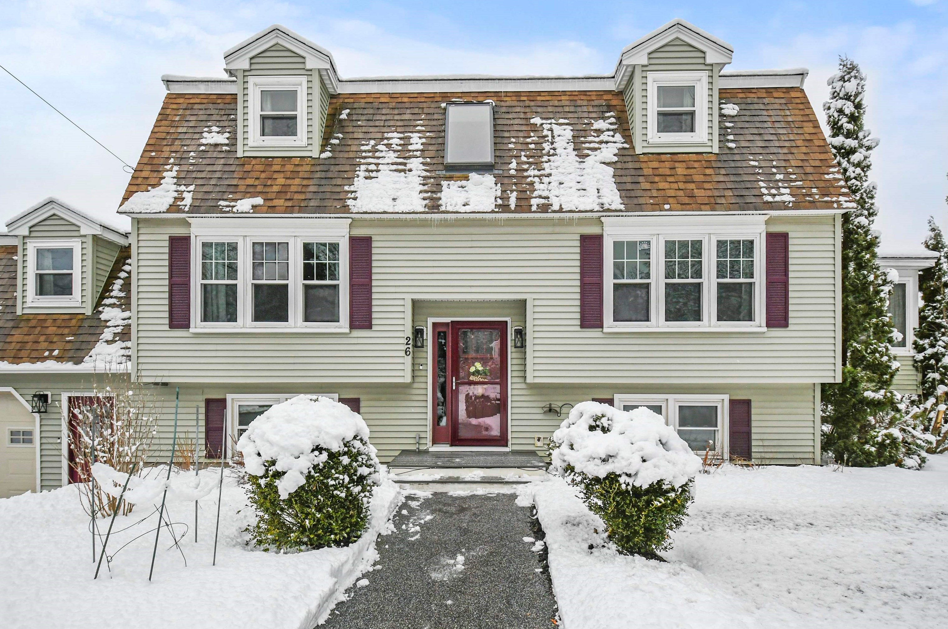 26 Old Auburn Rd, Derry, NH 03038