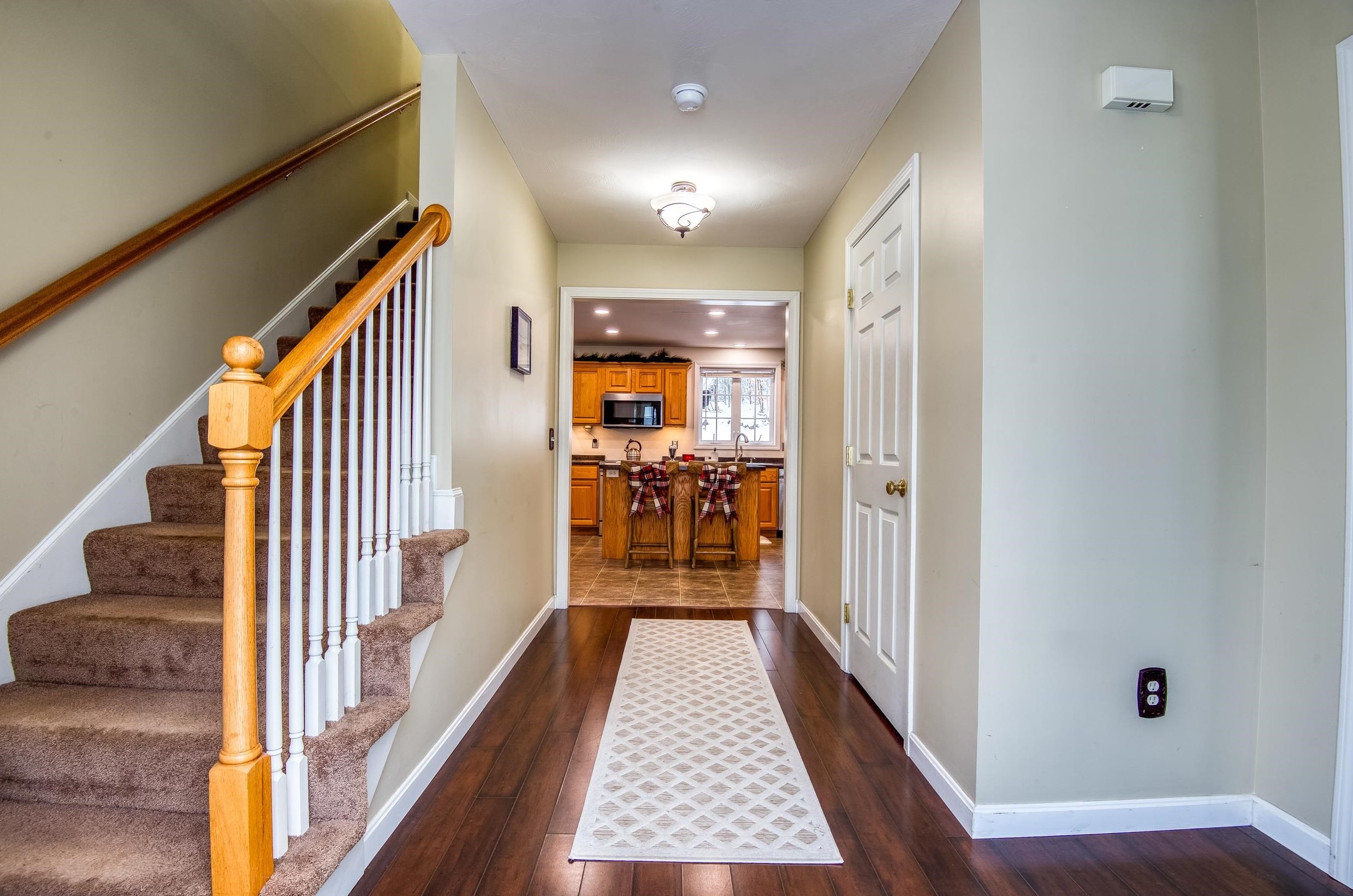 2 Lynwood Rd, Raymond, NH 03077