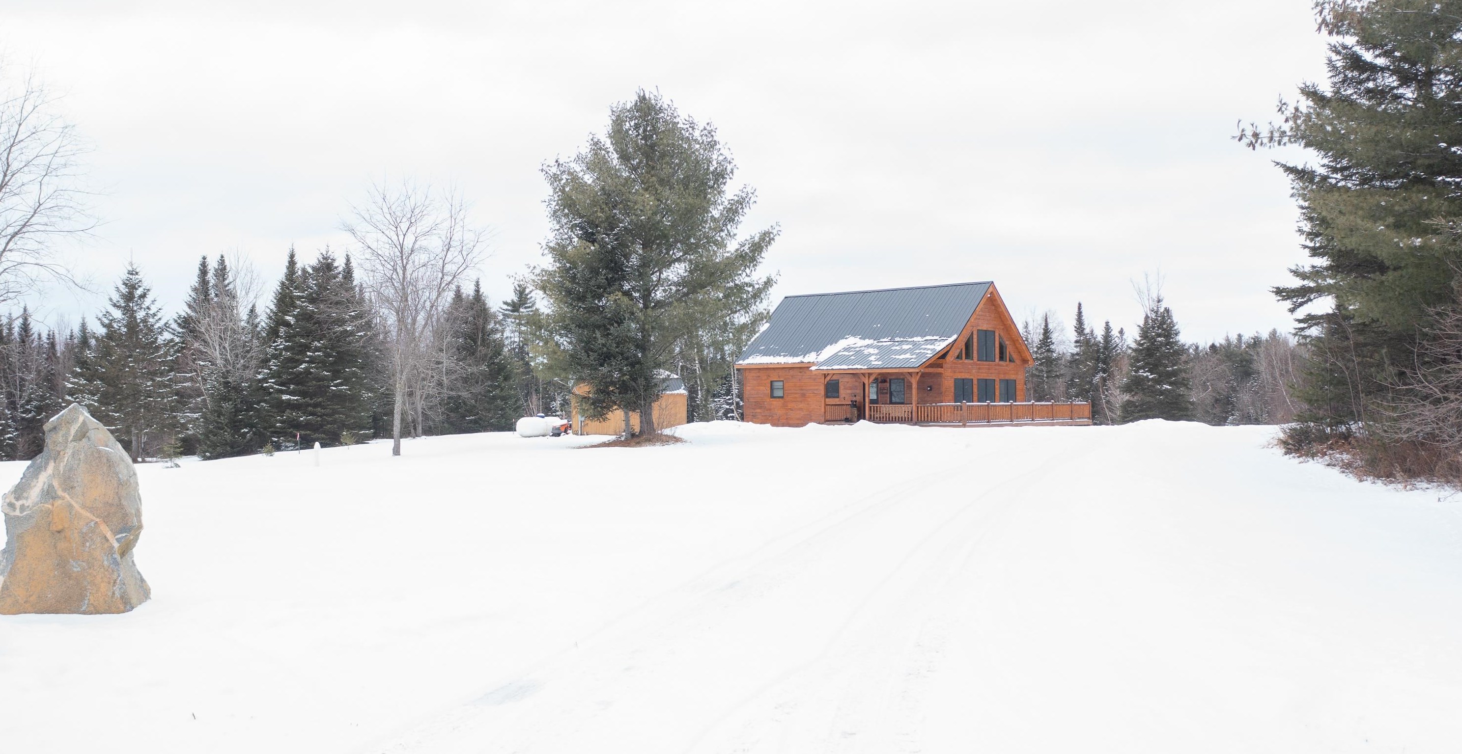 6 Stiles Farm Rd, Whitefield, NH 03598 exterior