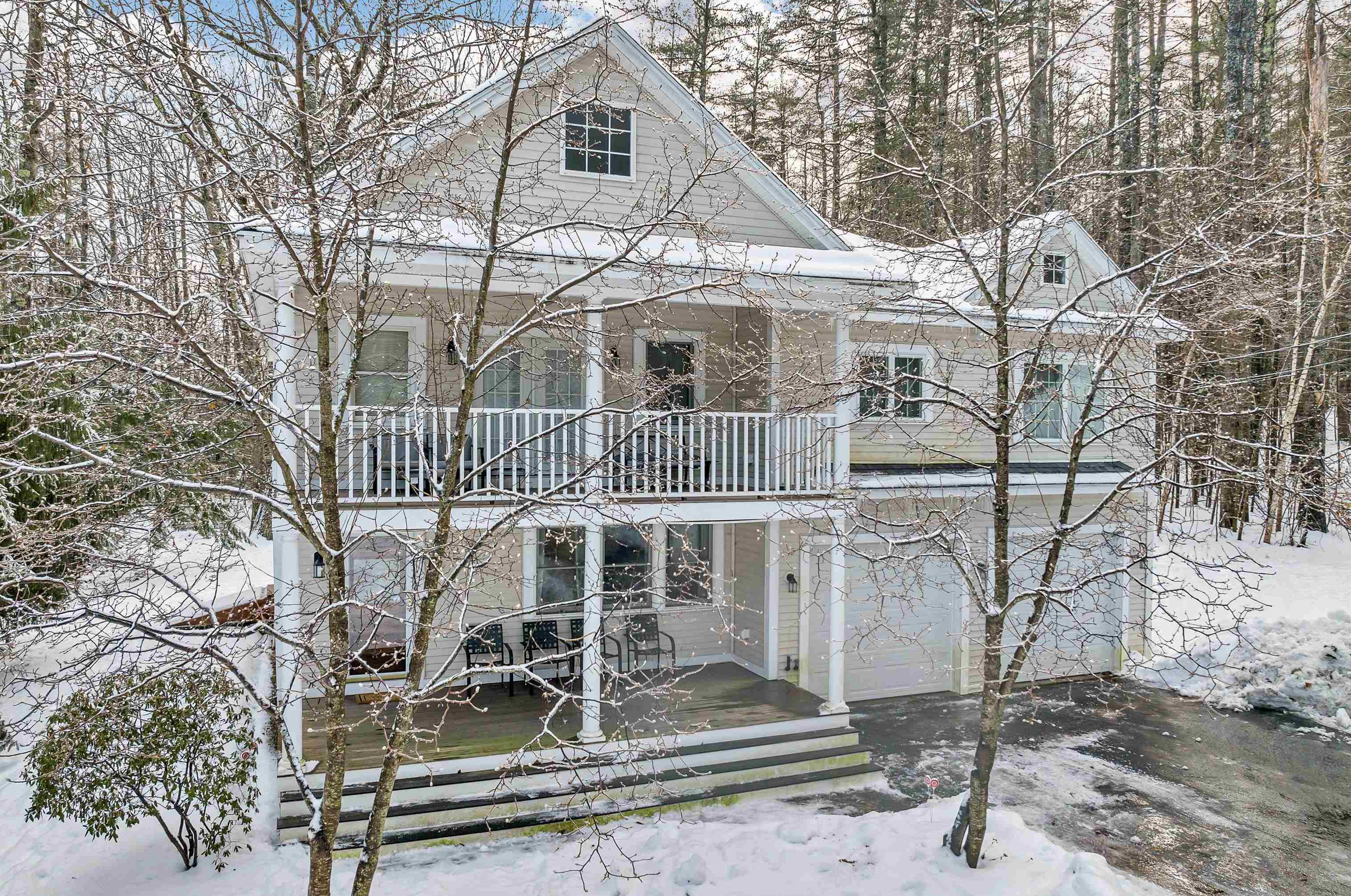100 Clark Rd, Tuftonboro, NH 03894