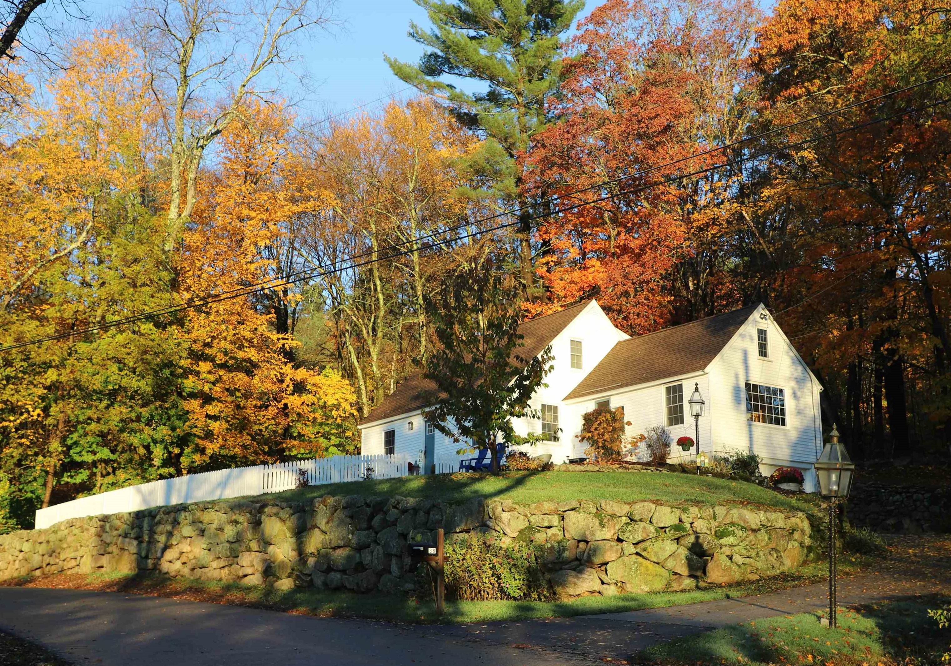38 Walnut Hill Rd, Amherst, NH 03031