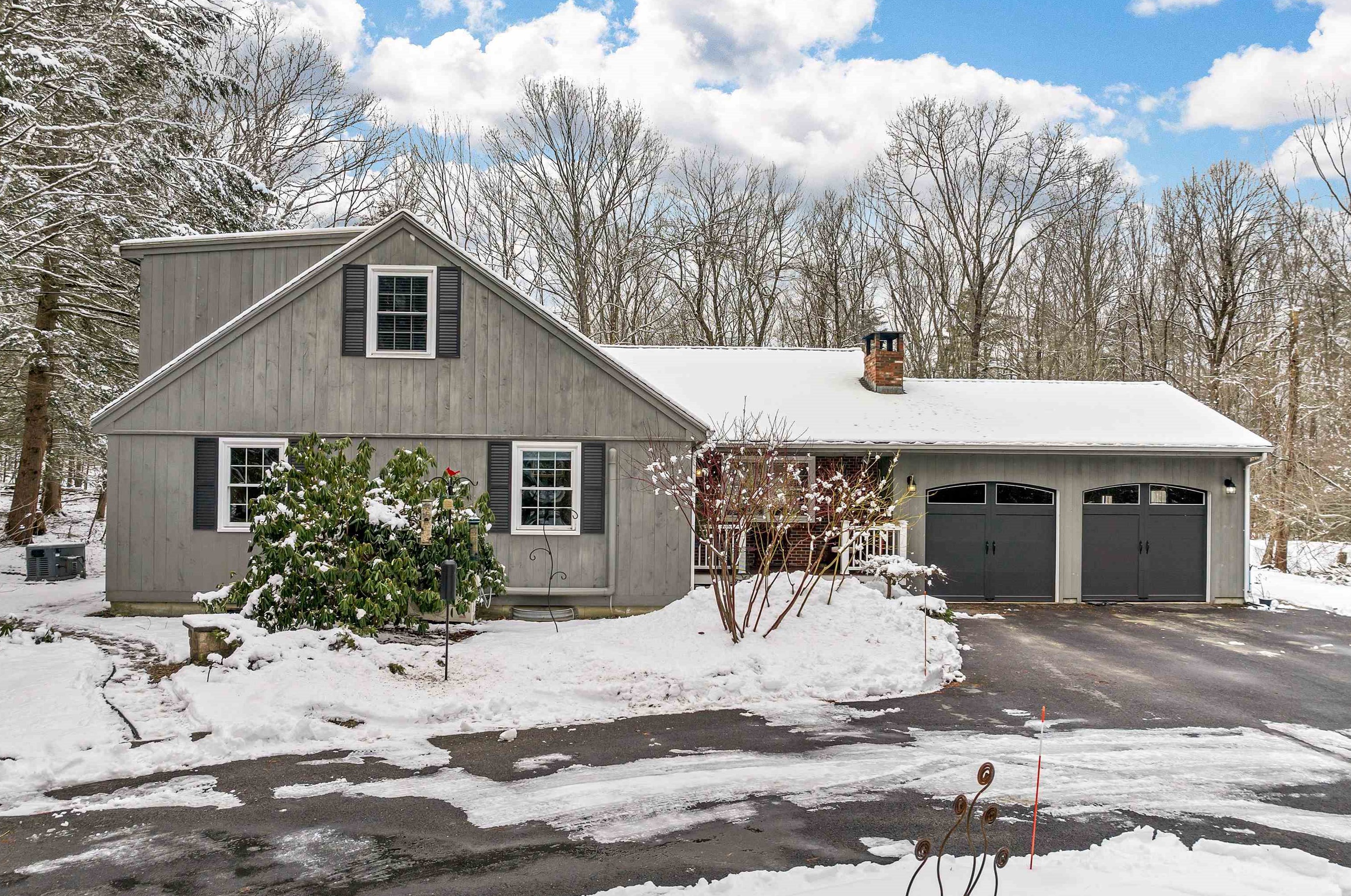 52 Stevens Dr, Kensington, NH 03833-6400