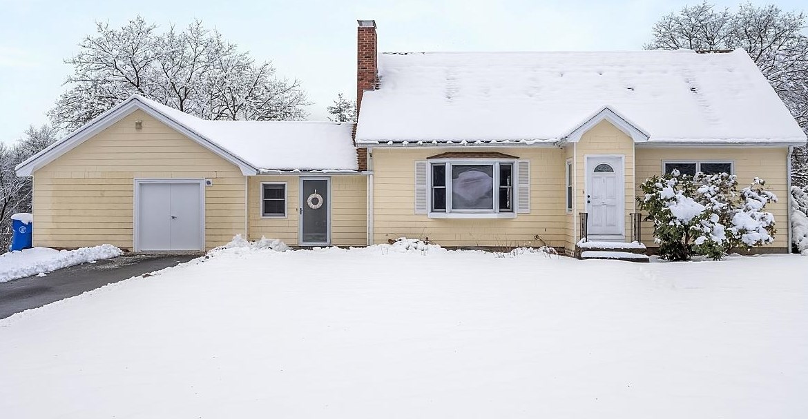 83 Litchfield Rd, Londonderry, NH 03053