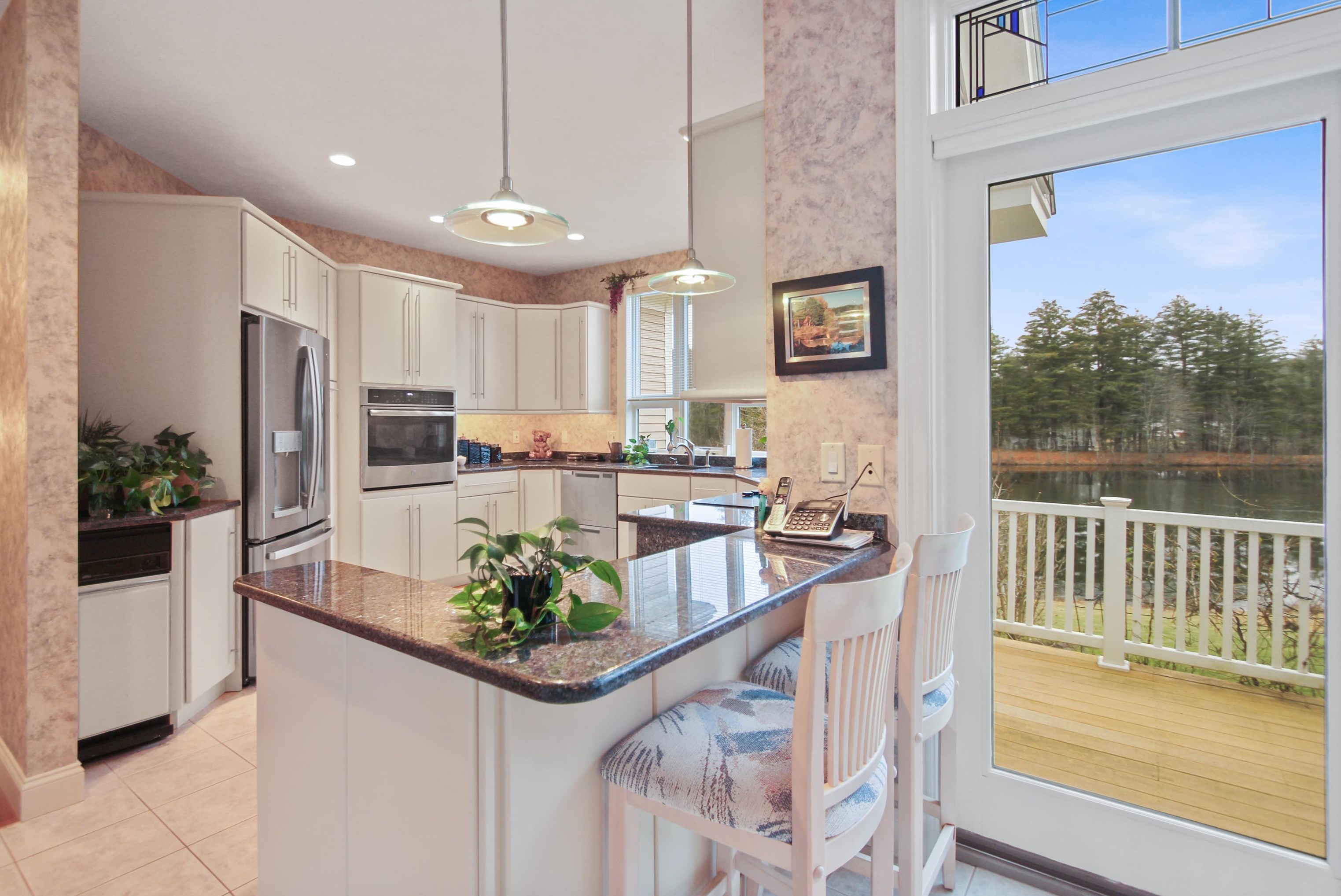 55 Hawkins Glen Dr, Salem NH  03079-1878 exterior