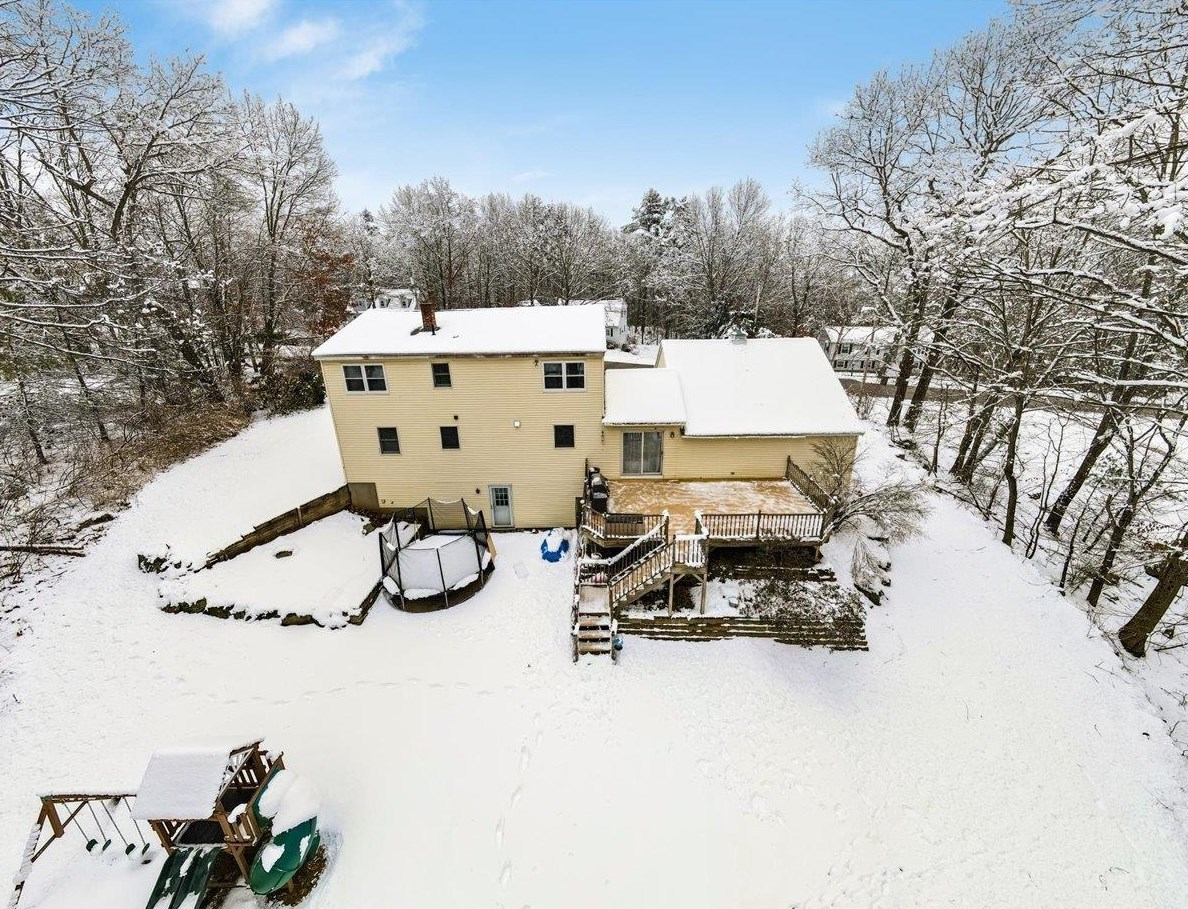 13 Helen Dr, Manchester NH  03106-2005 exterior