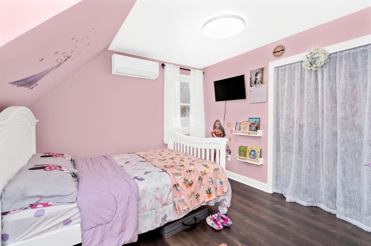 13 Helen Dr, Manchester NH  03106-2005 exterior