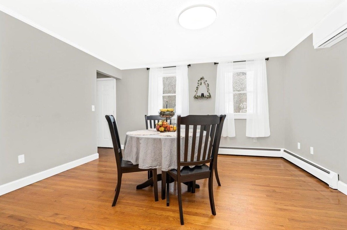 13 Helen Dr, Manchester NH  03106-2005 exterior