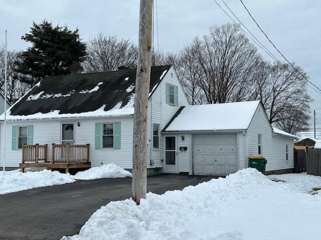 18 Lyons St, Rochester, NH 03867