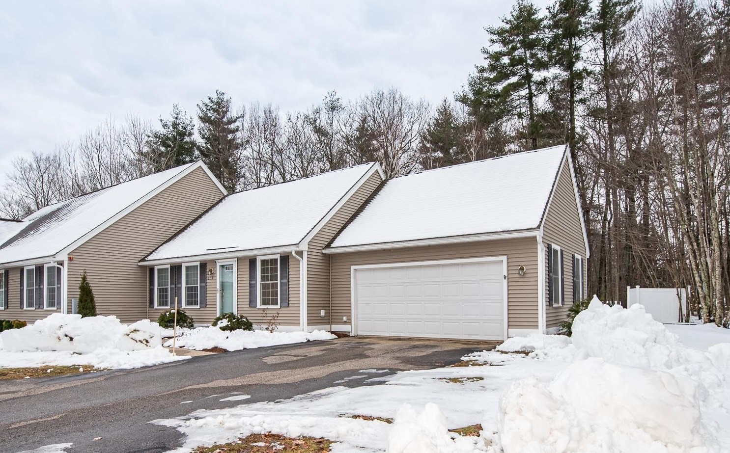 21-2 Risloves Way, Fremont, NH 03044