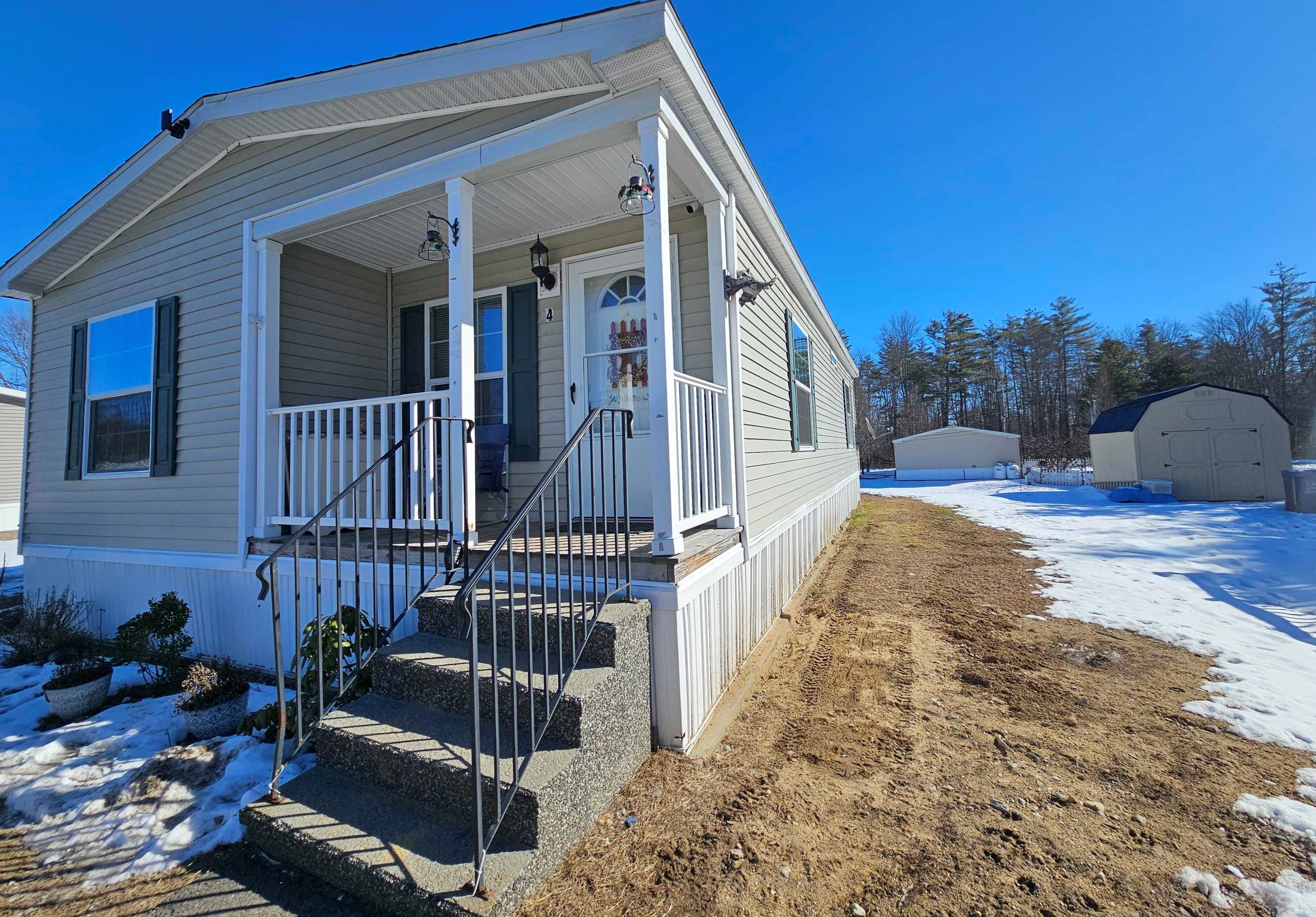 4 Rudman Dr, Rochester, NH 03839