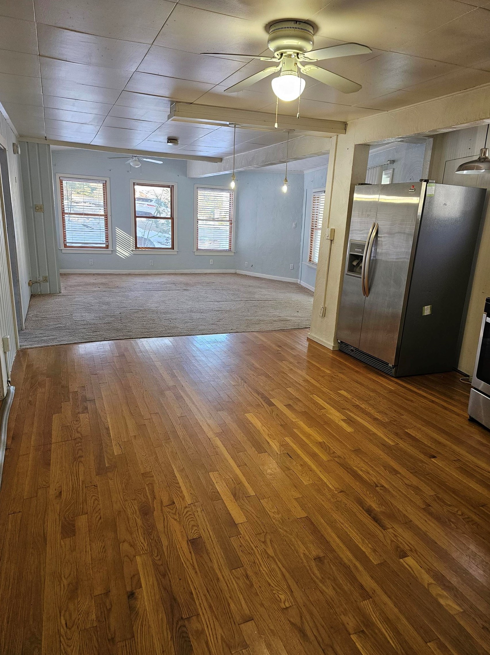 4 Governors Dr, Raymond, NH 03077