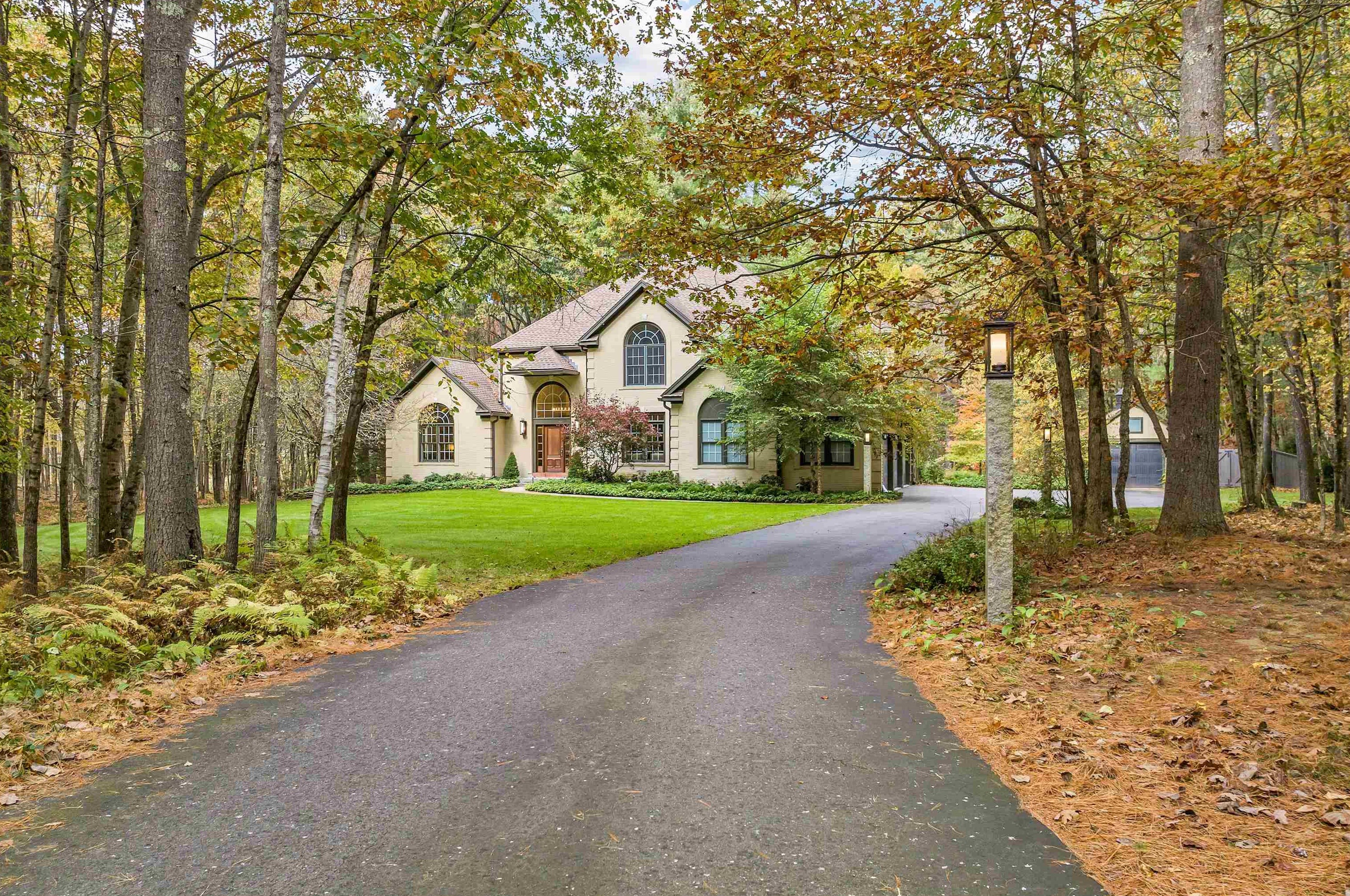 34 Simeon Wilson Rd, Amherst, NH 03031