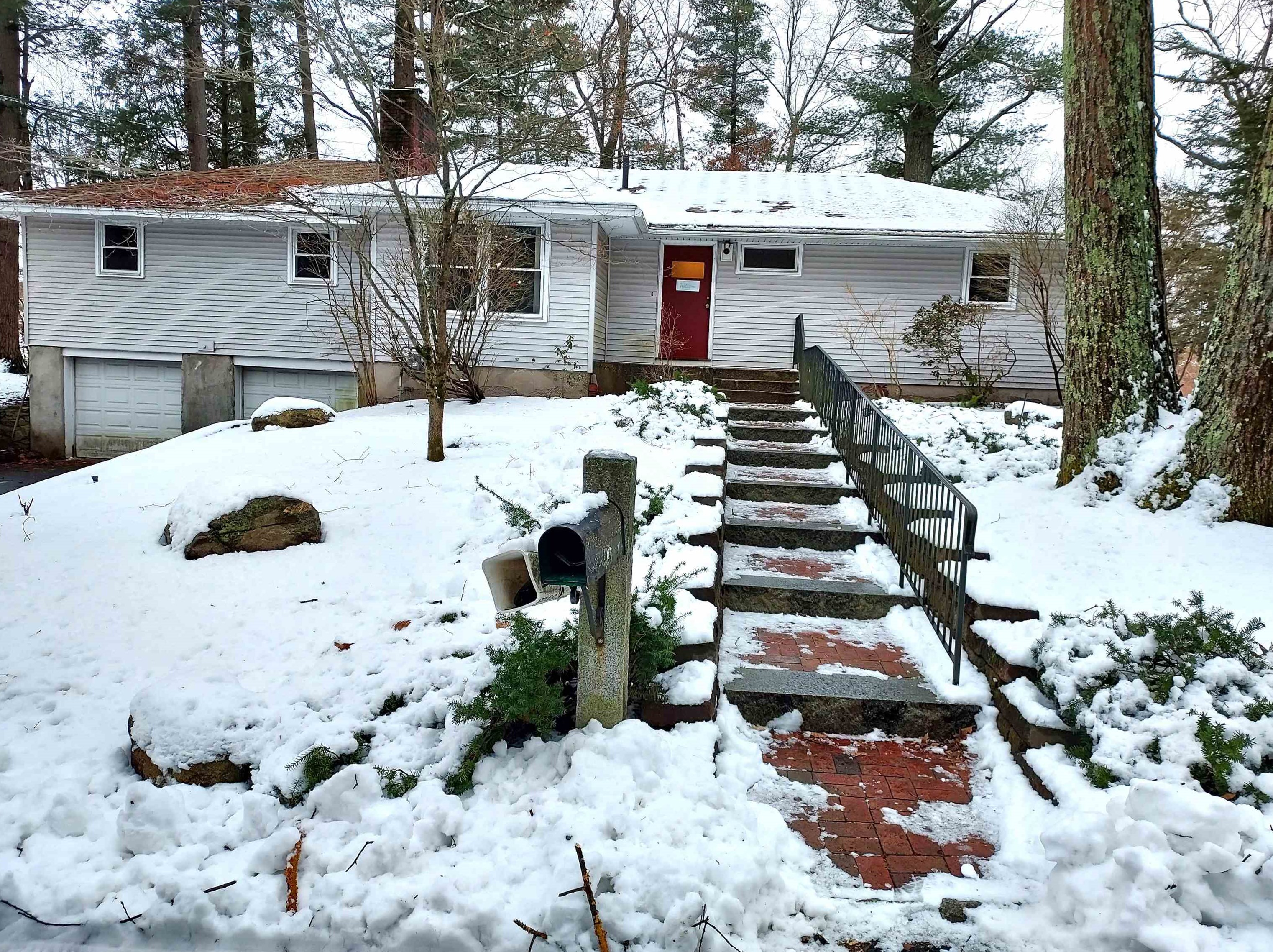 16 Durham St, Nashua, NH 03063