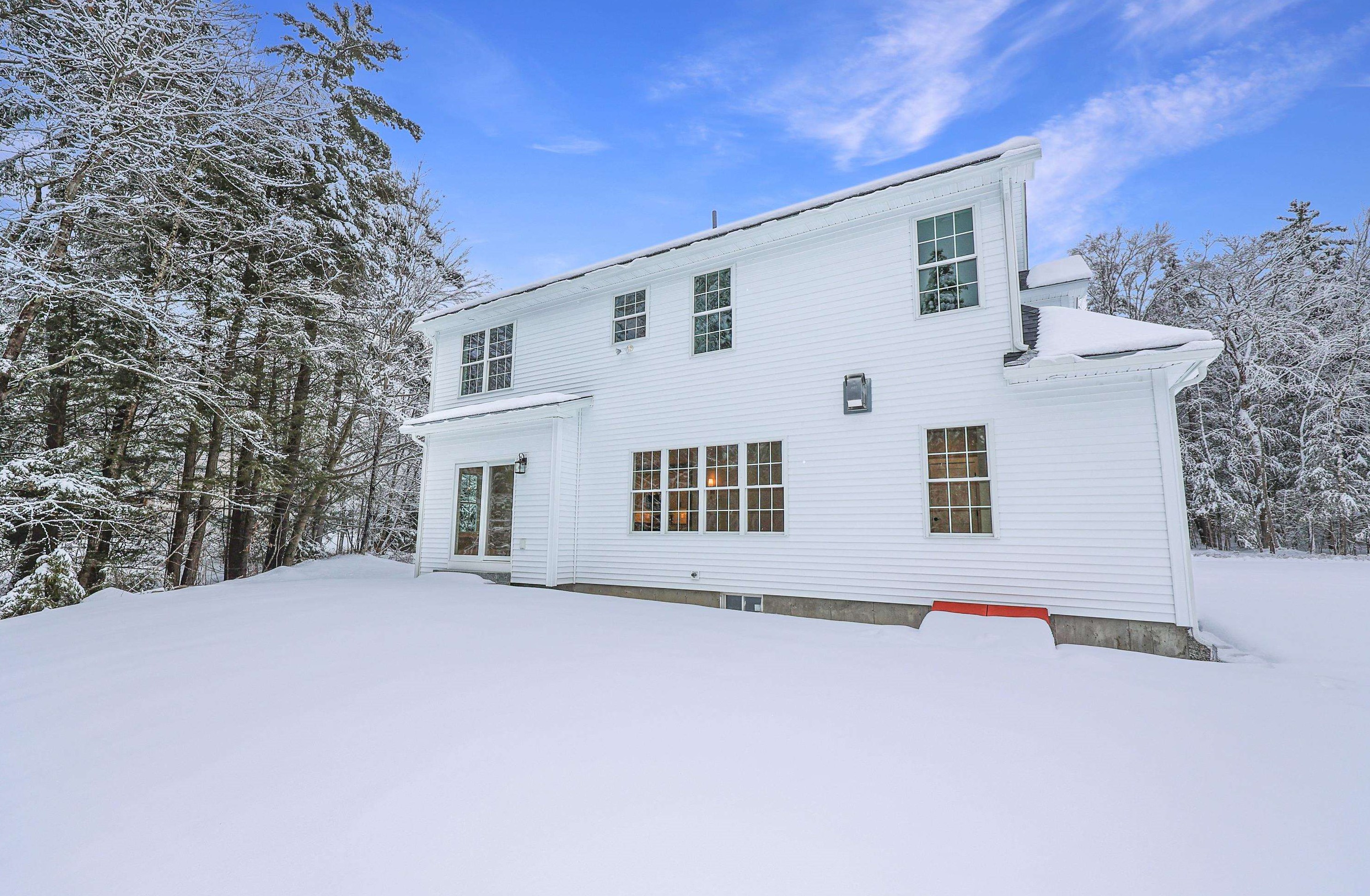 1800 Bound Tree Rd, Contoocook, NH 03229