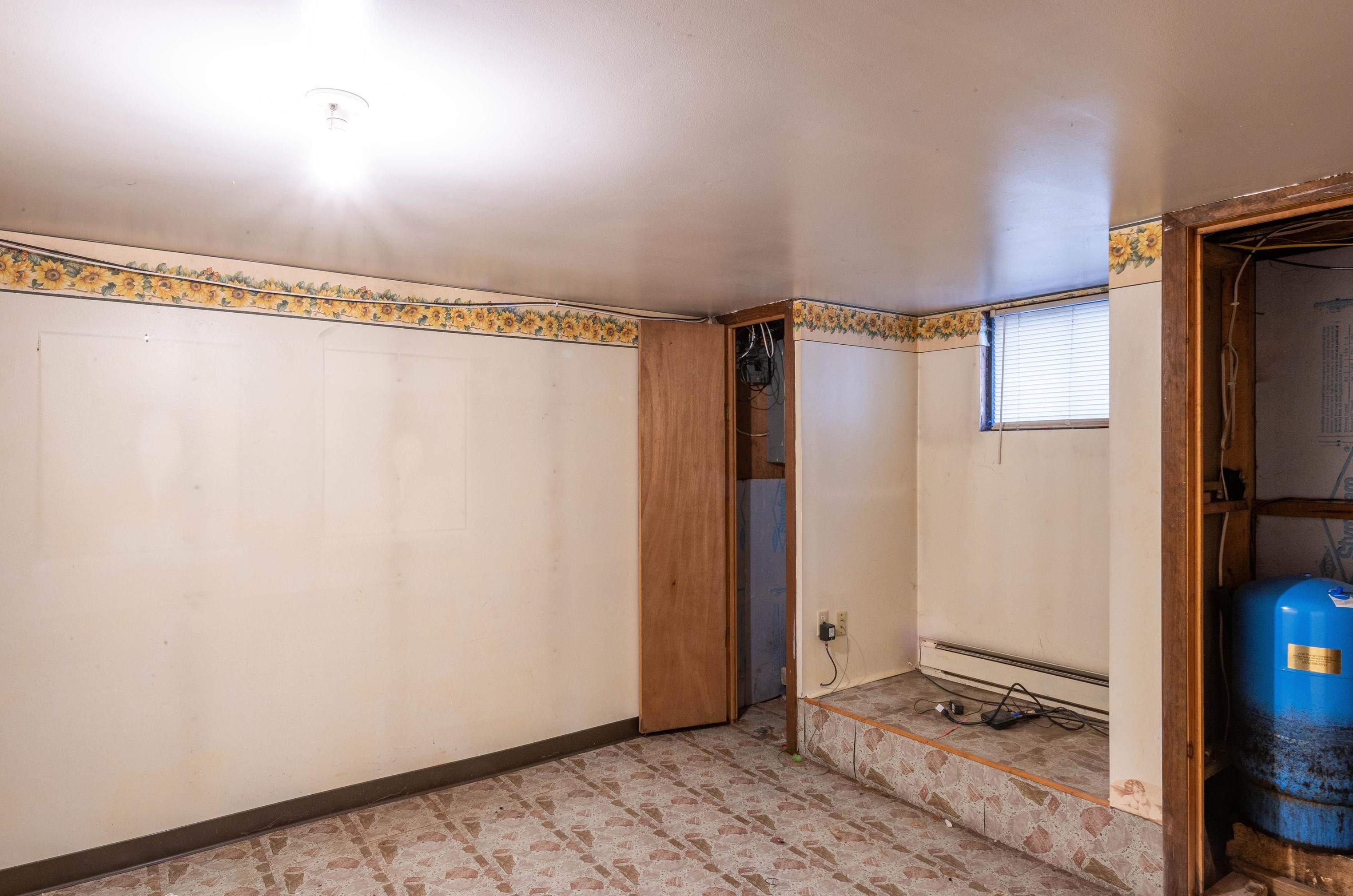 137 River Rd, Manchester NH 03106-1321 exterior