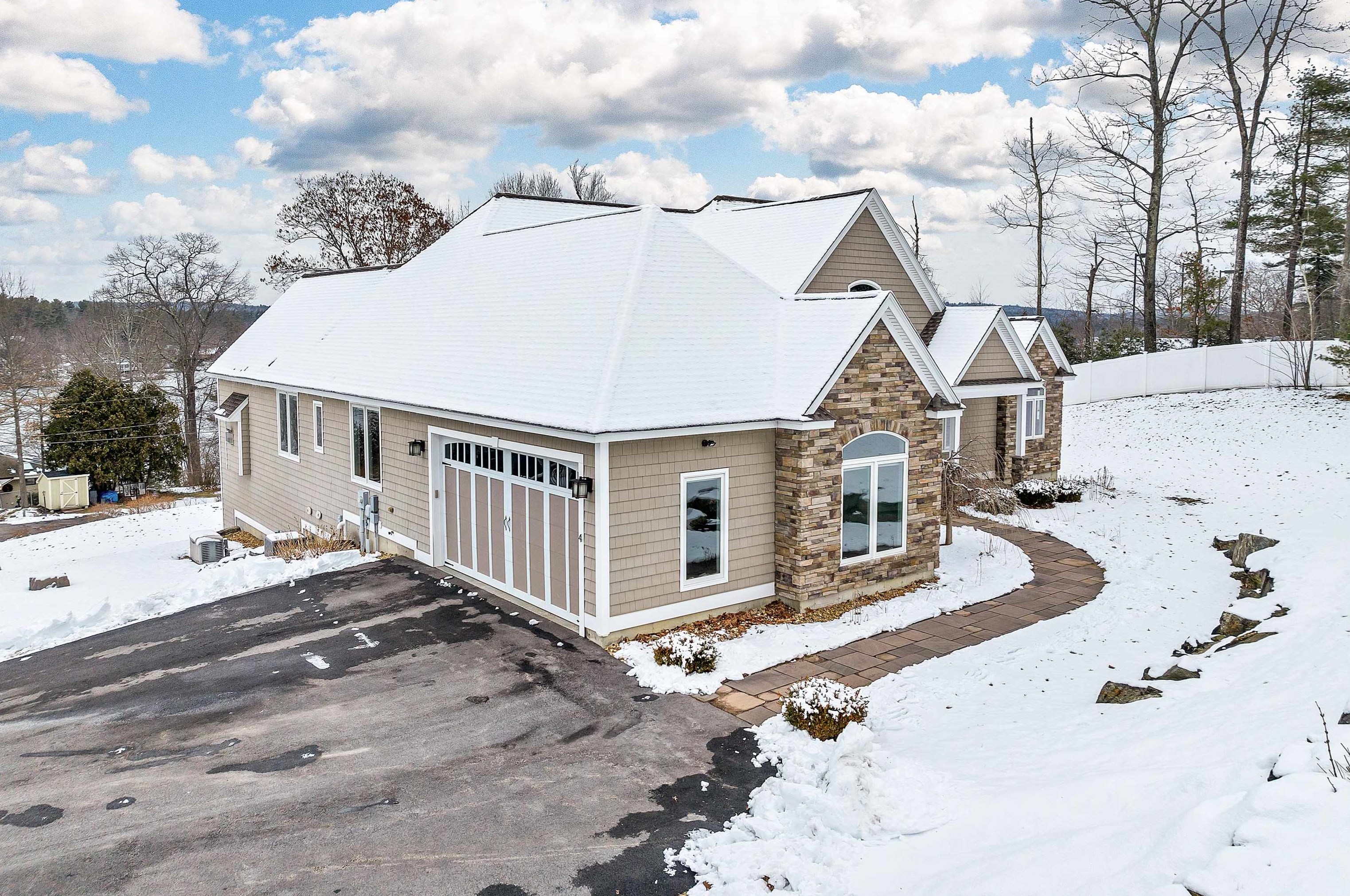 4 Cheryl Rd, Windham, NH 03087-2365