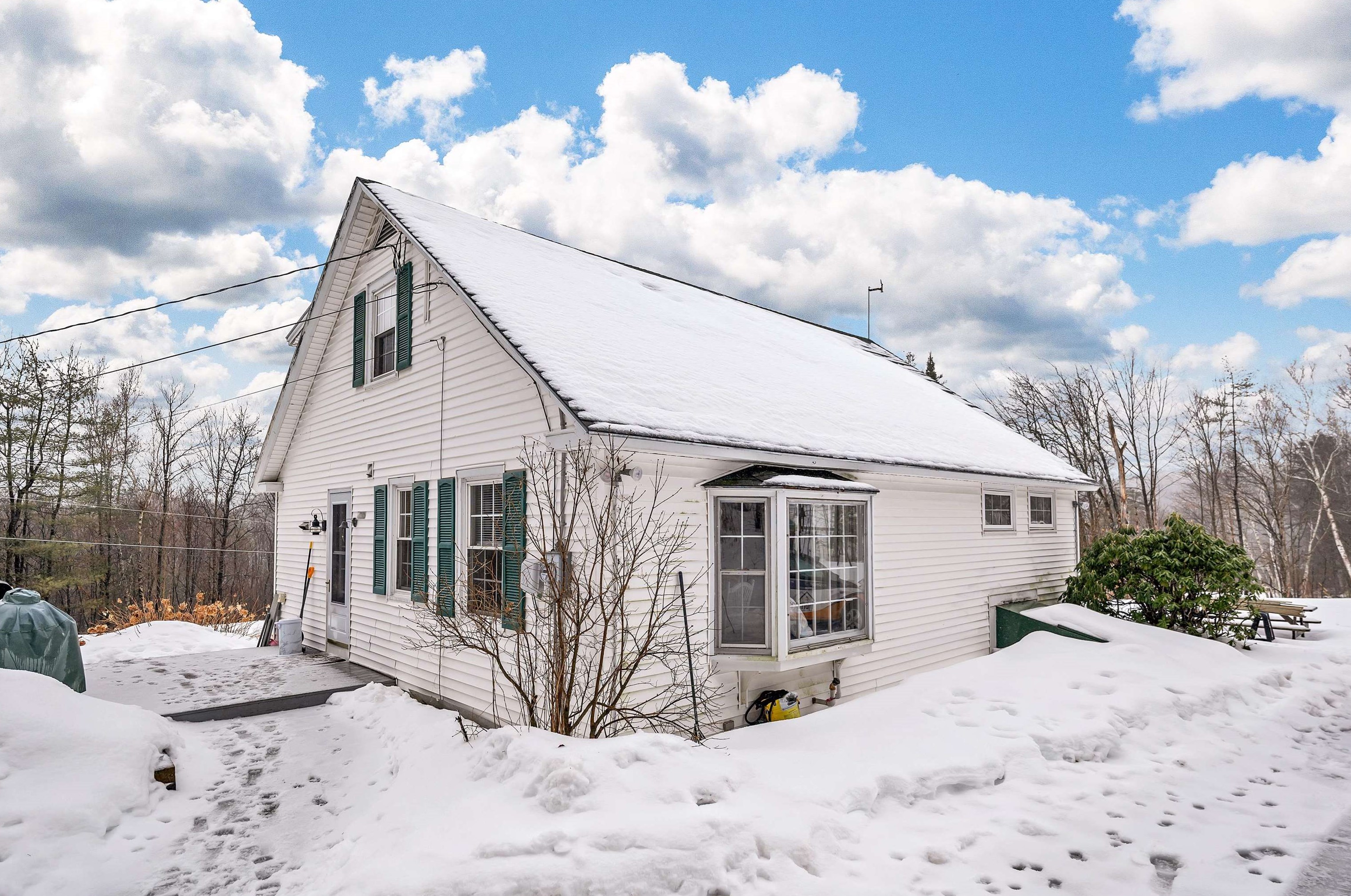 202 Thompson St, Ashland, NH 03217 exterior