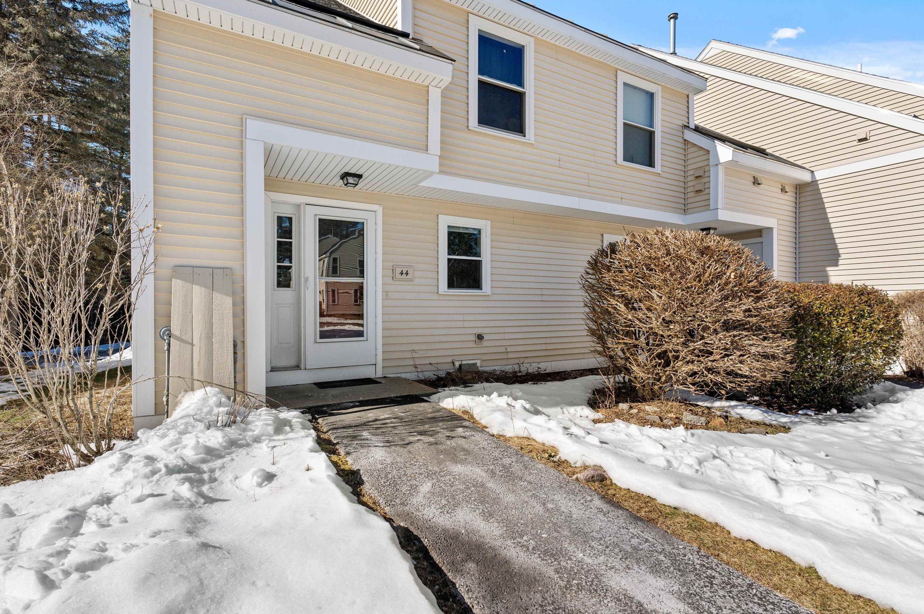 44 Great Falls Dr, Concord, NH 03303
