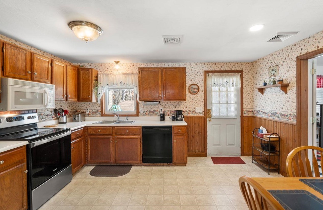 5 Mount Lawny Ln, Merrimack, NH 03054-2675