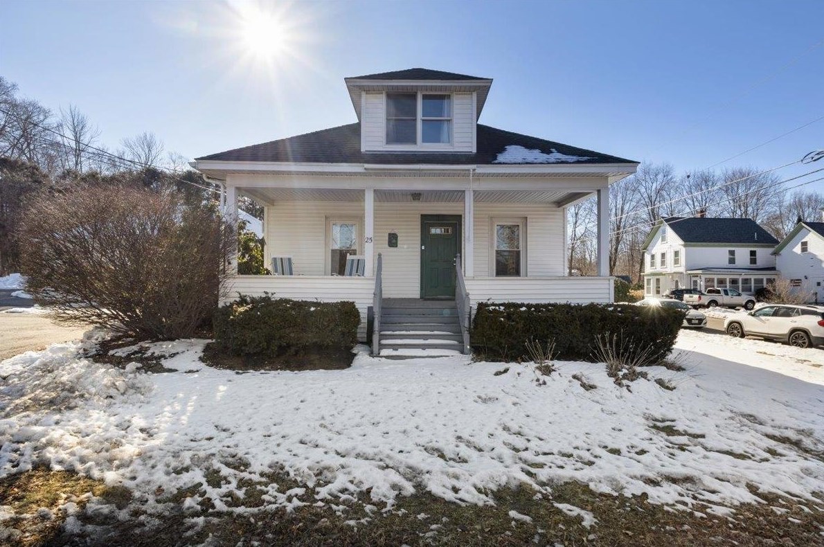 25 Rochester Hill Rd, Rochester, NH 03867