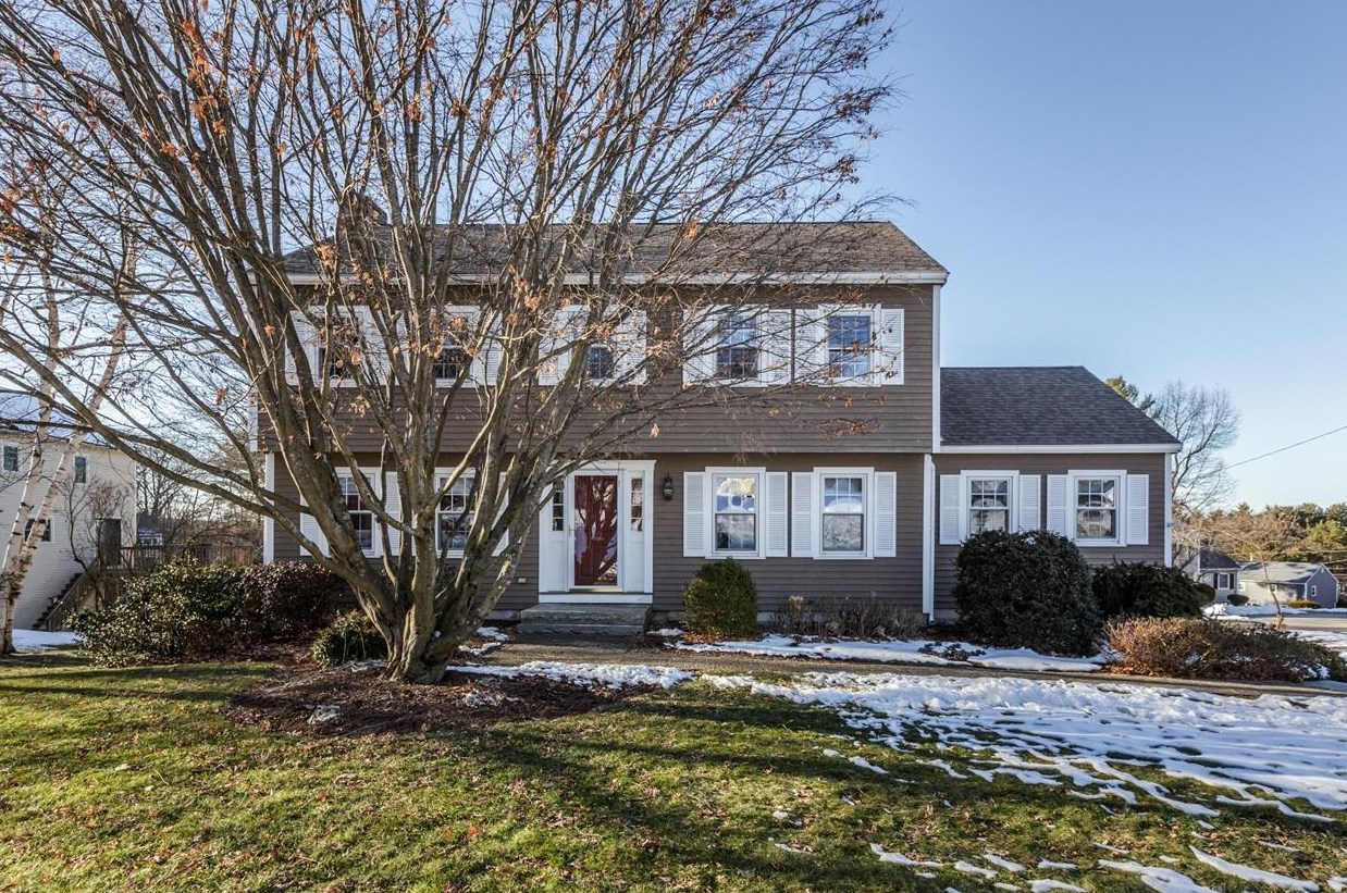 4 Collier Ct, Nashua, NH 03062